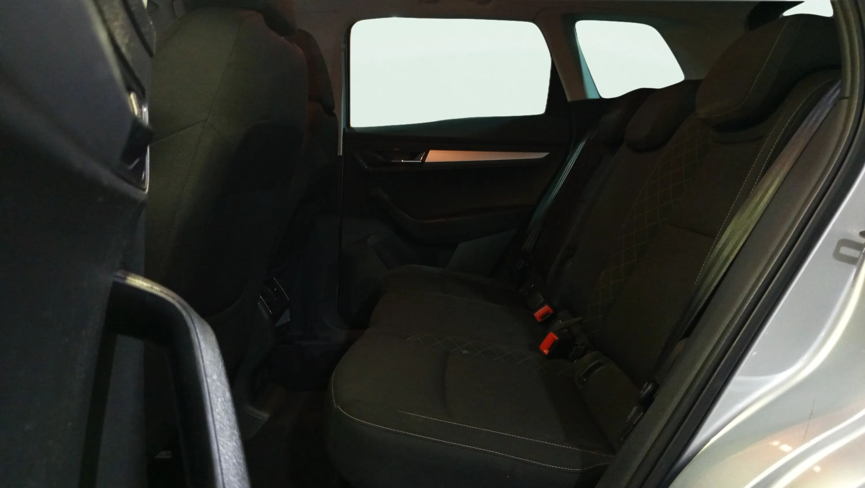 Škoda Karoq 1.0 TSI Ambition - foto 25