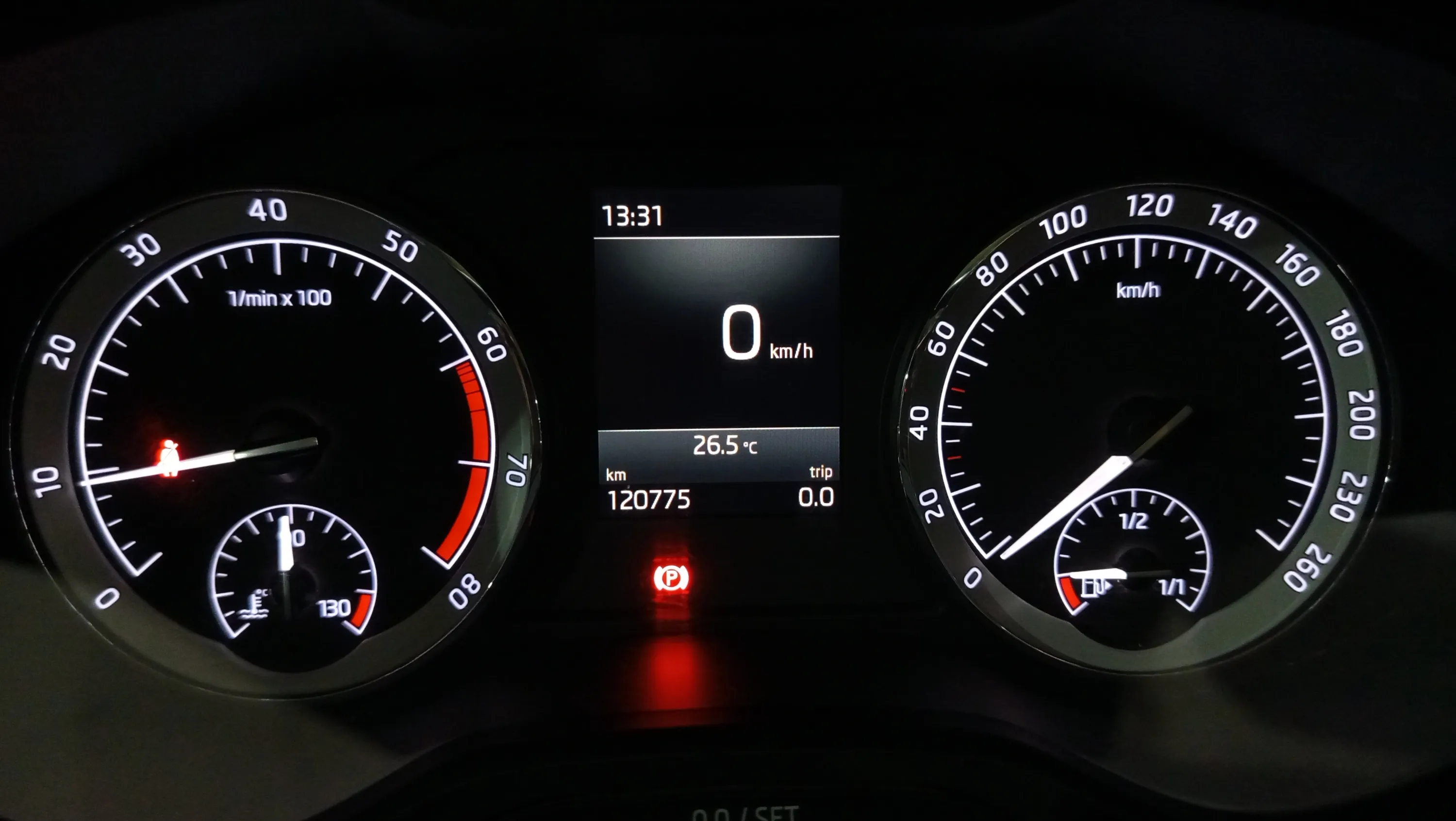 Škoda Karoq 1.0 TSI Ambition - foto 12