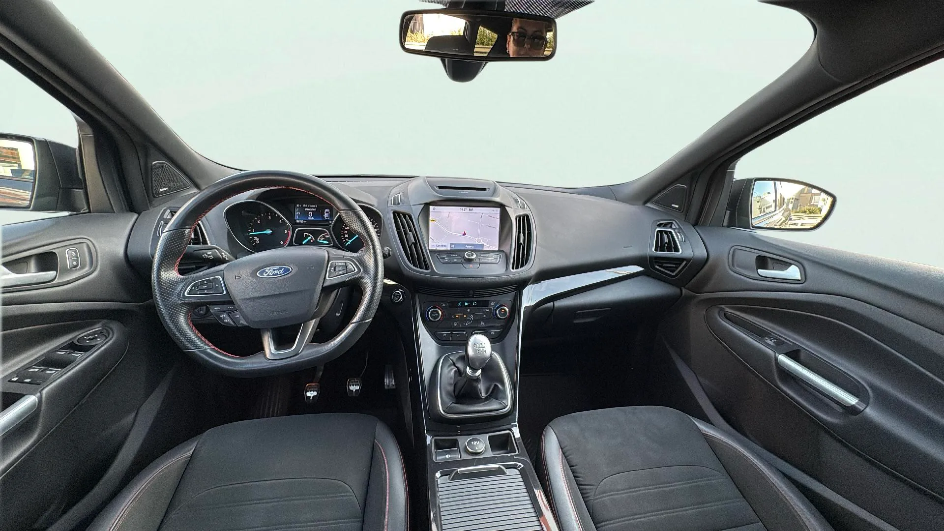 Ford Kuga 2.0 TDCi 4x2 ST-Line - foto 10