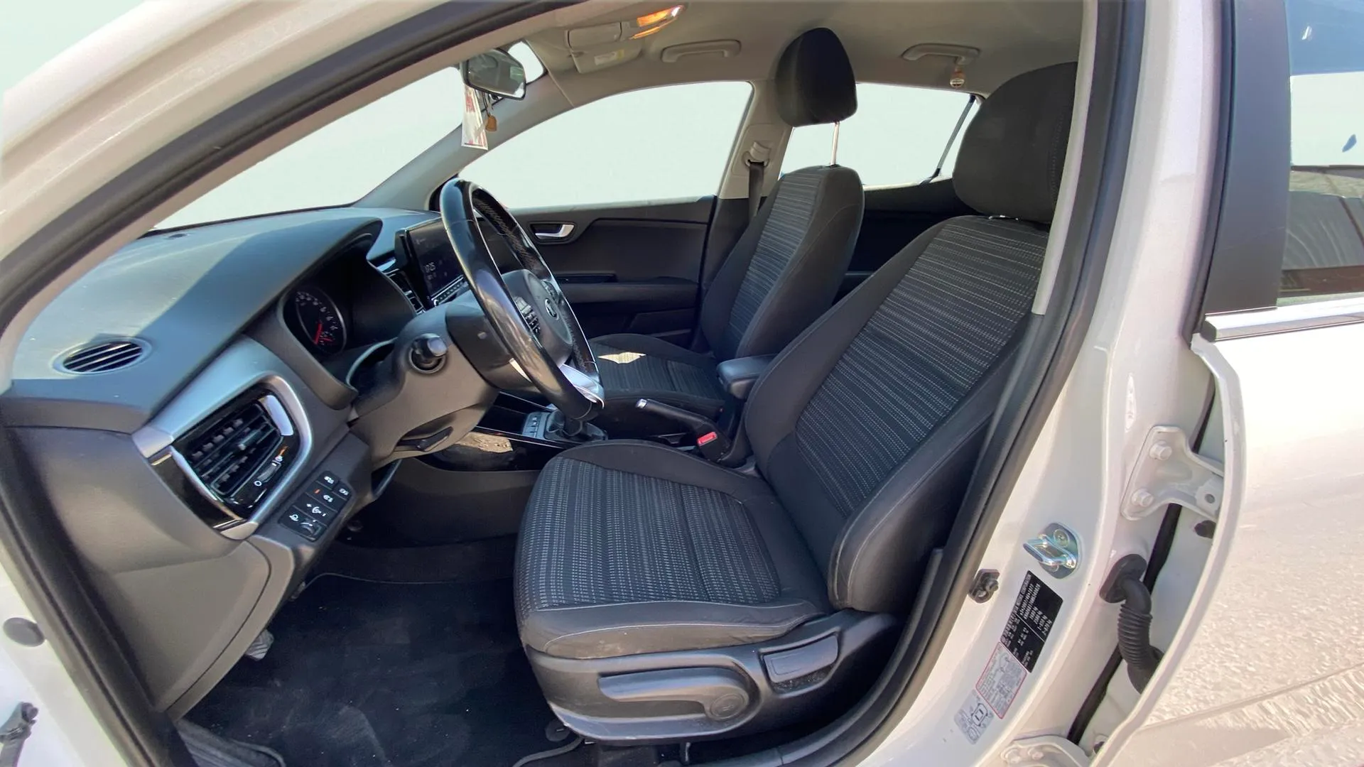 Kia Stonic 1.0 T-GDi MHEV iMT Concept - foto 11