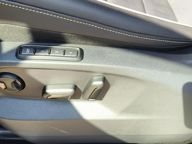 Volkswagen Tiguan R-Line 2.0 TDI - foto 32