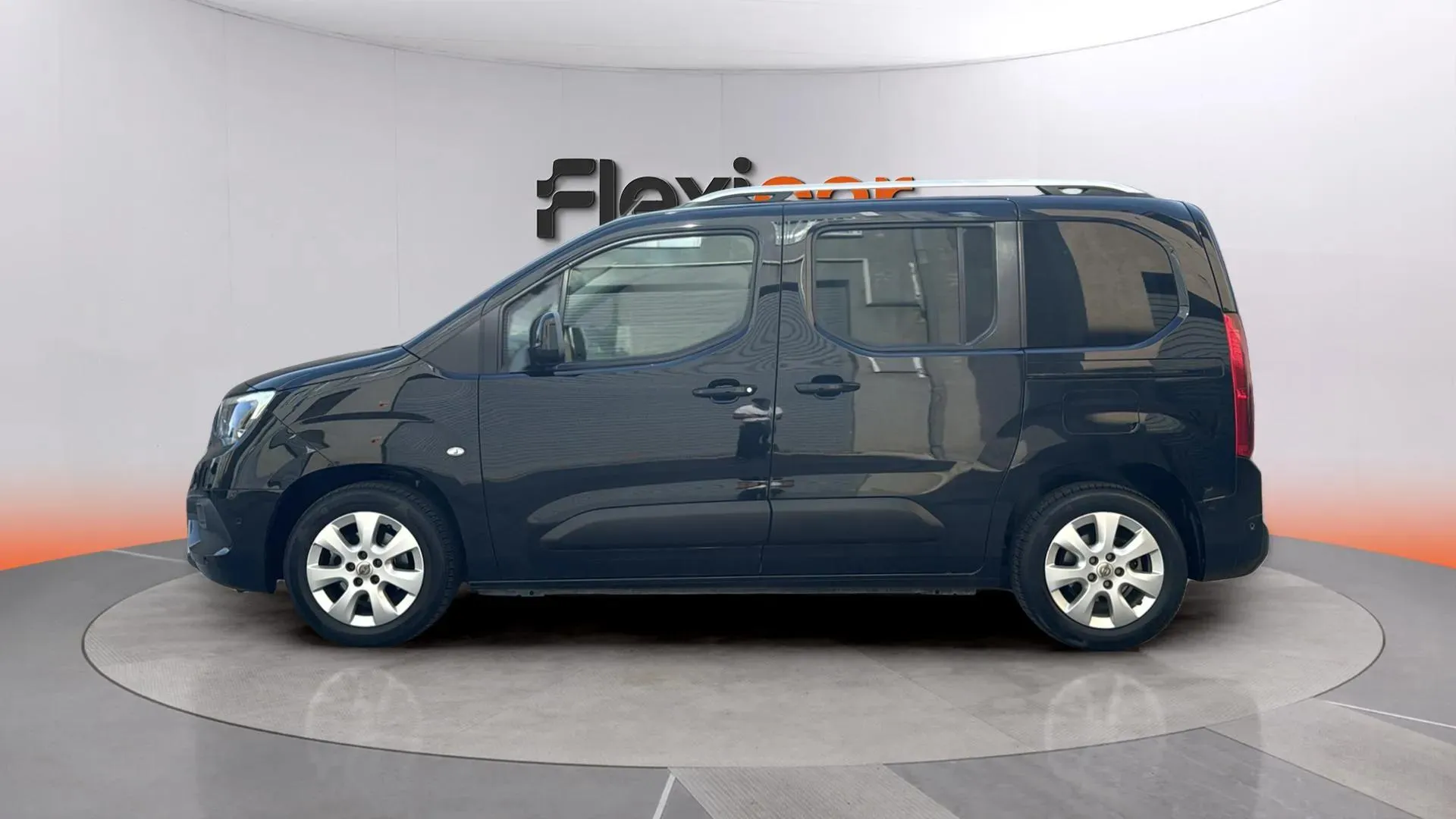Opel Combo 1.2 T Selective L - foto 7