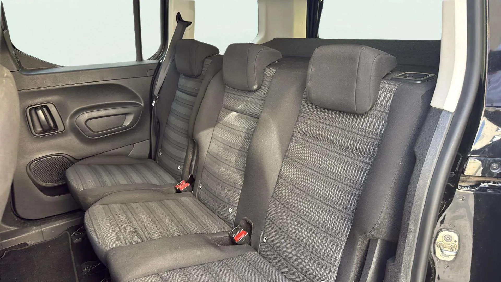 Opel Combo 1.2 T Selective L - foto 24