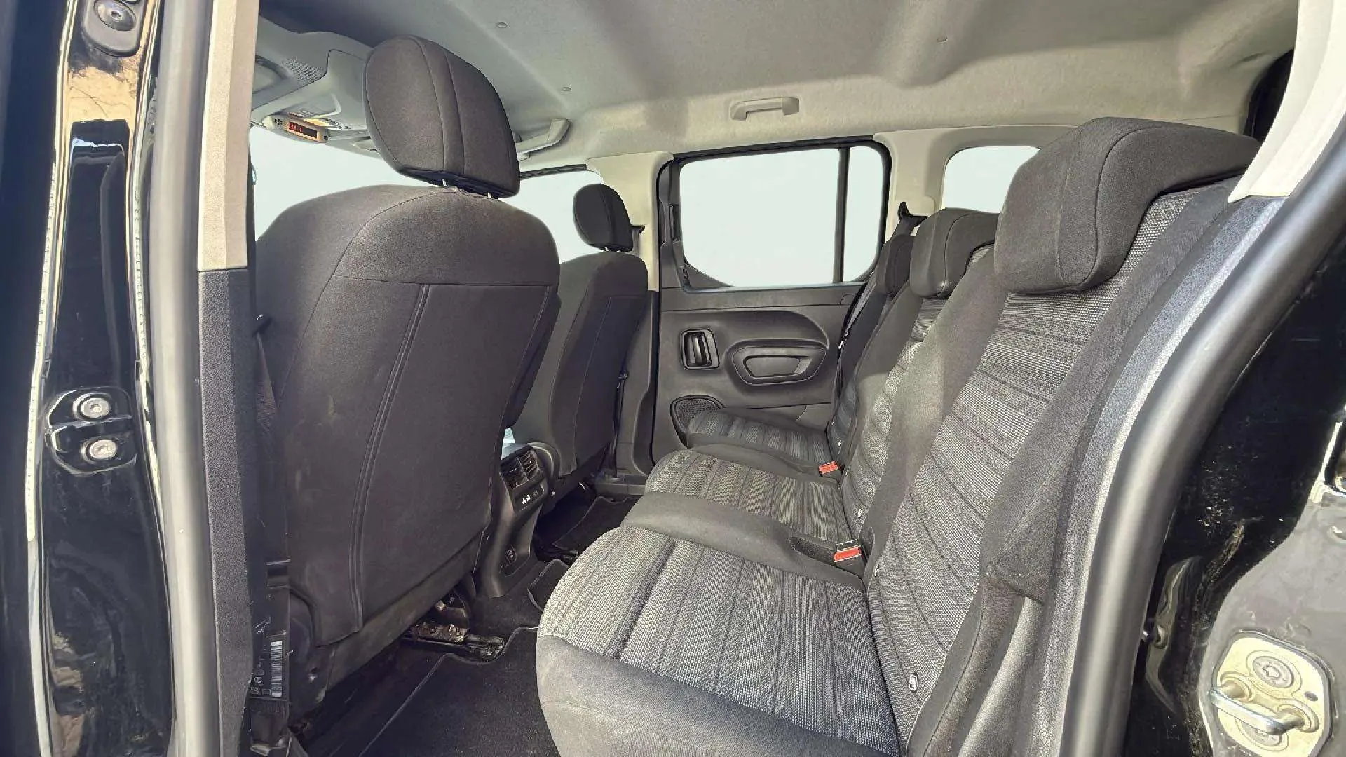 Opel Combo 1.2 T Selective L - foto 23