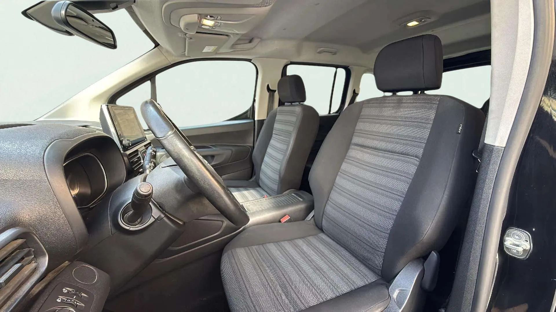 Opel Combo 1.2 T Selective L - foto 21