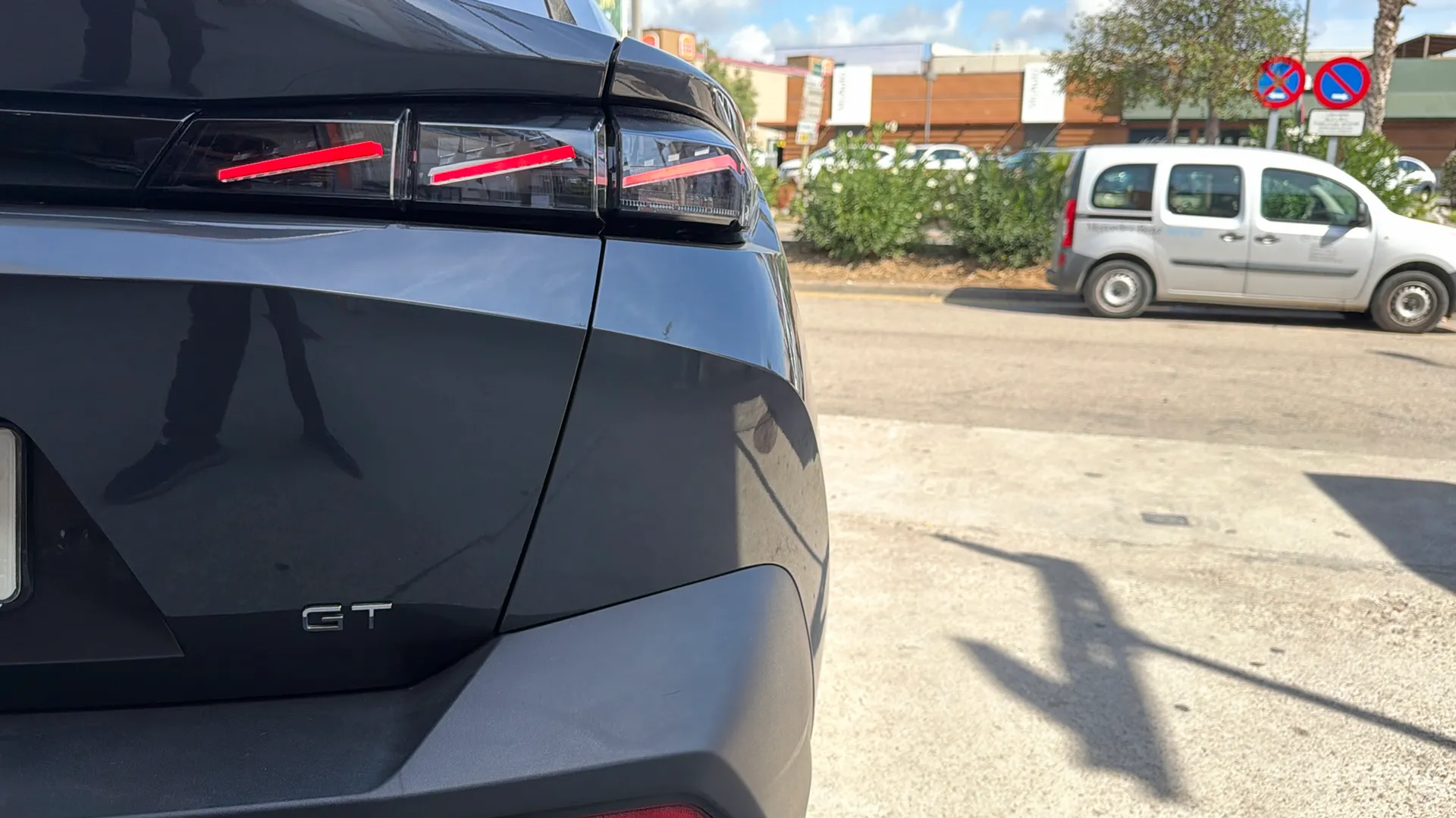 Peugeot 408 GT PureTech 130 EAT8 - foto 14