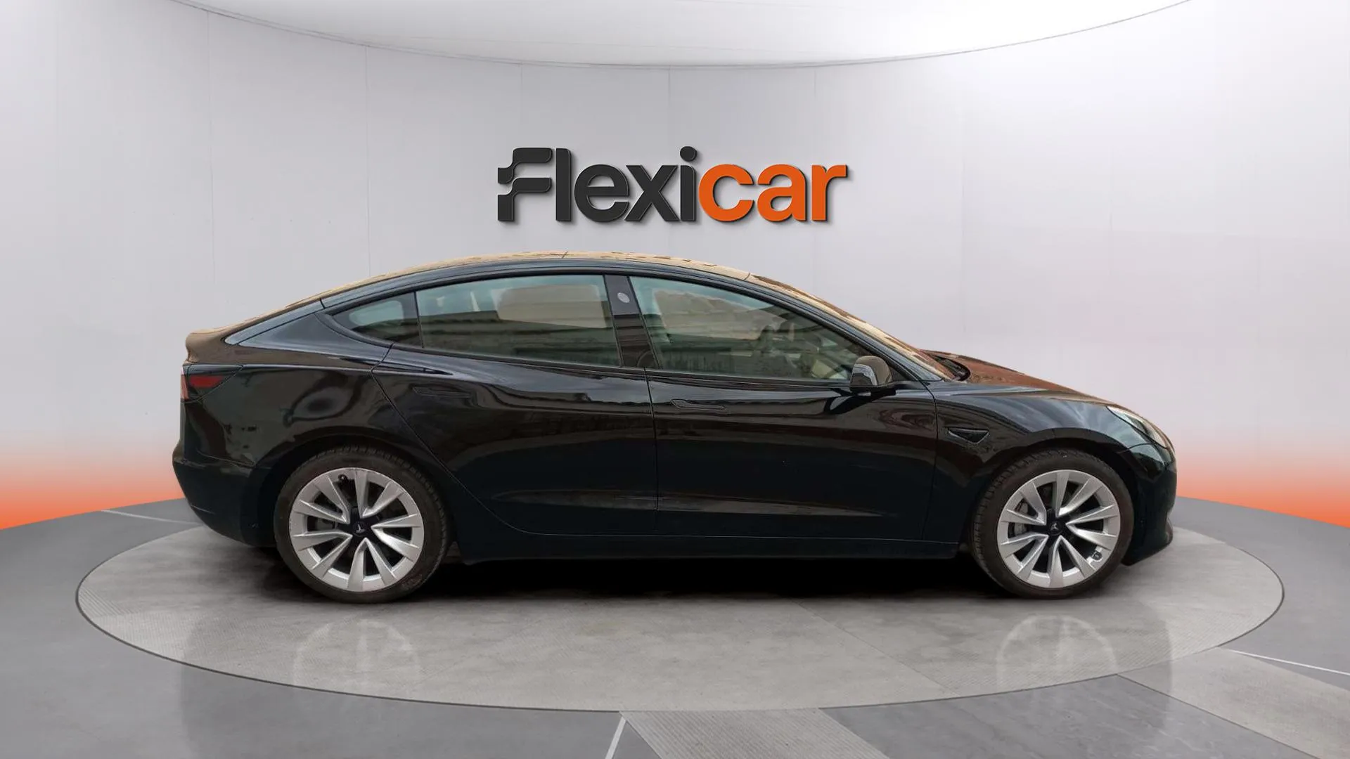 Tesla Model 3 RWD - foto 8