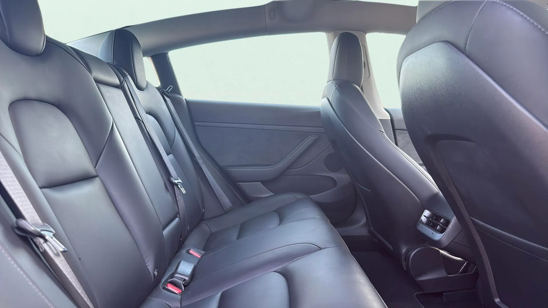 Tesla Model 3 RWD - foto 16