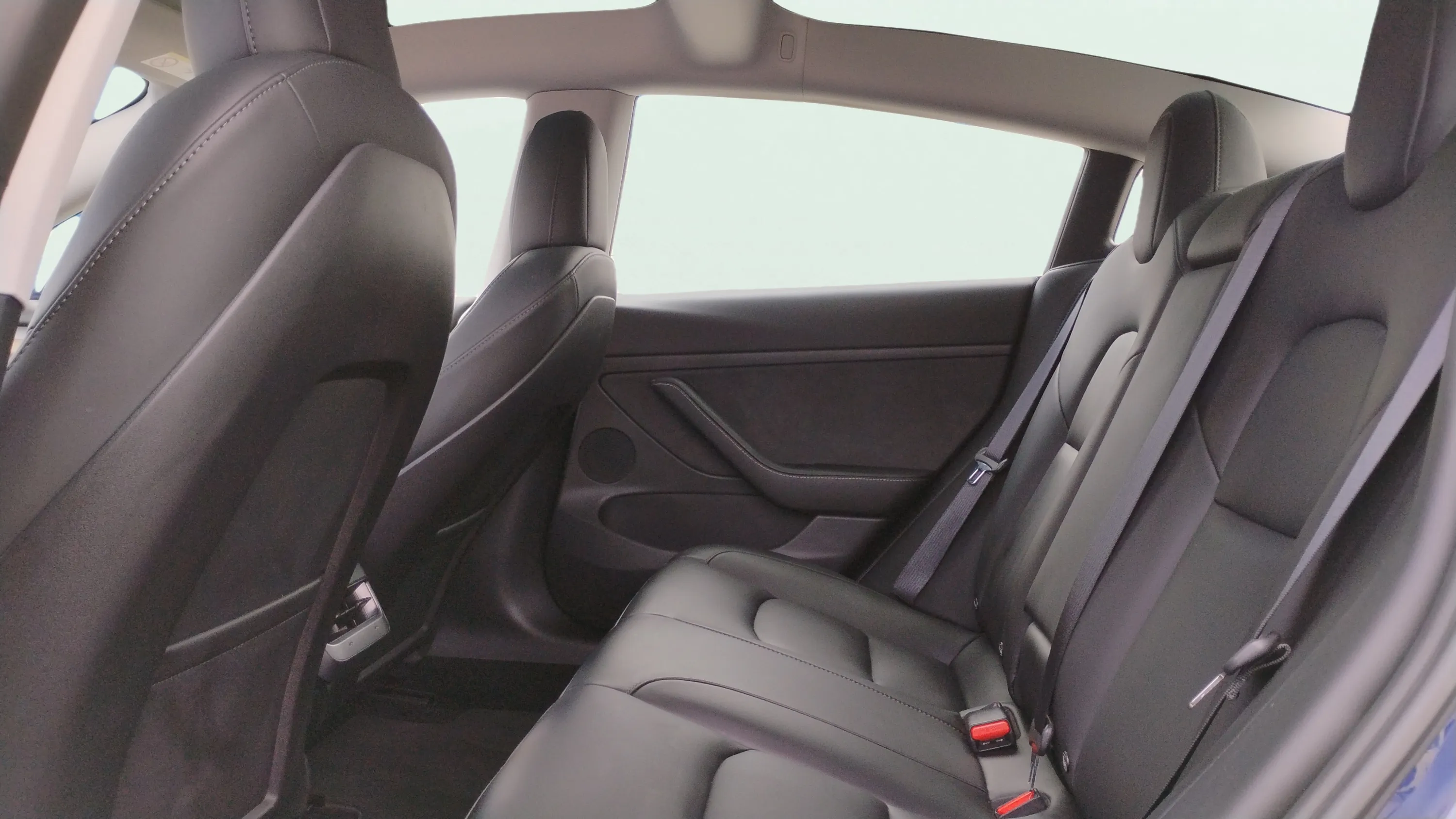 Tesla Model 3 RWD - foto 18