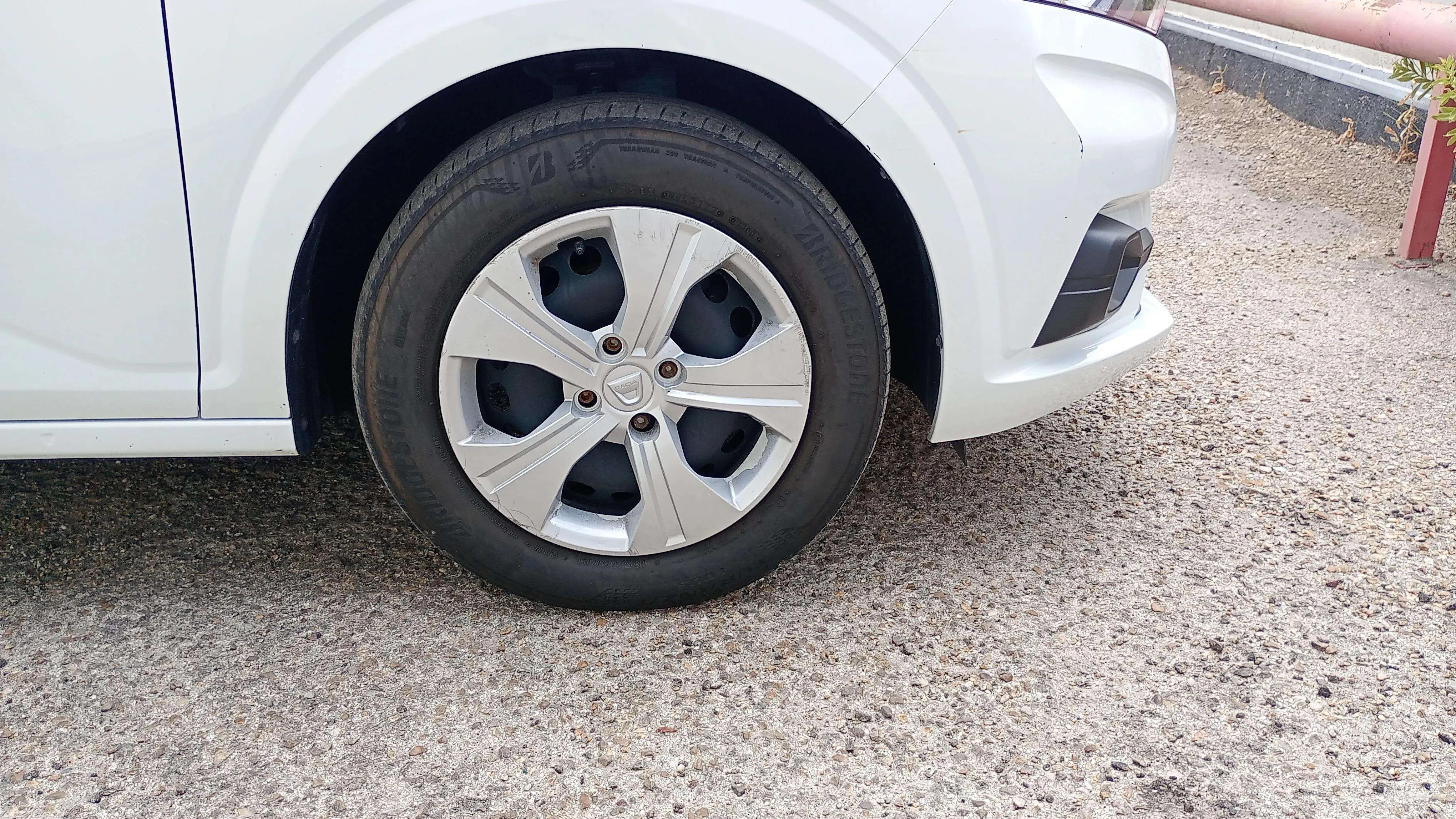 Dacia Sandero Essential TCe - foto 17