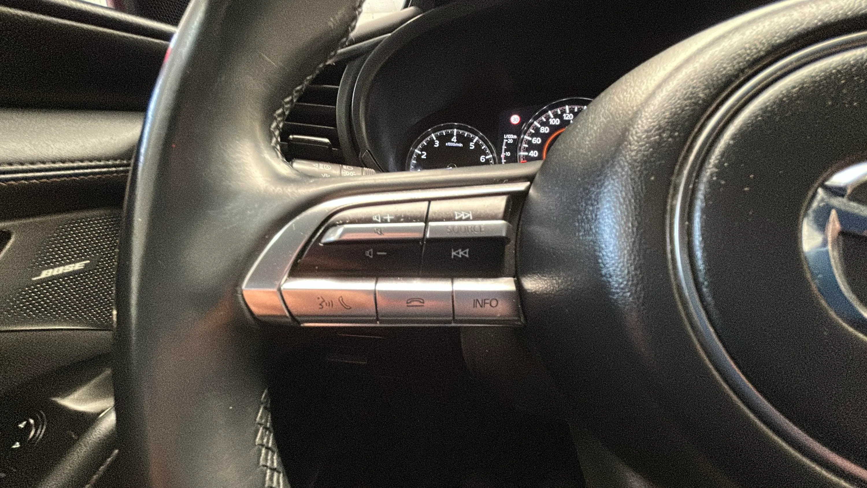Mazda Mazda3 2.0 Skyactiv-X Zenith Safety RED - foto 19