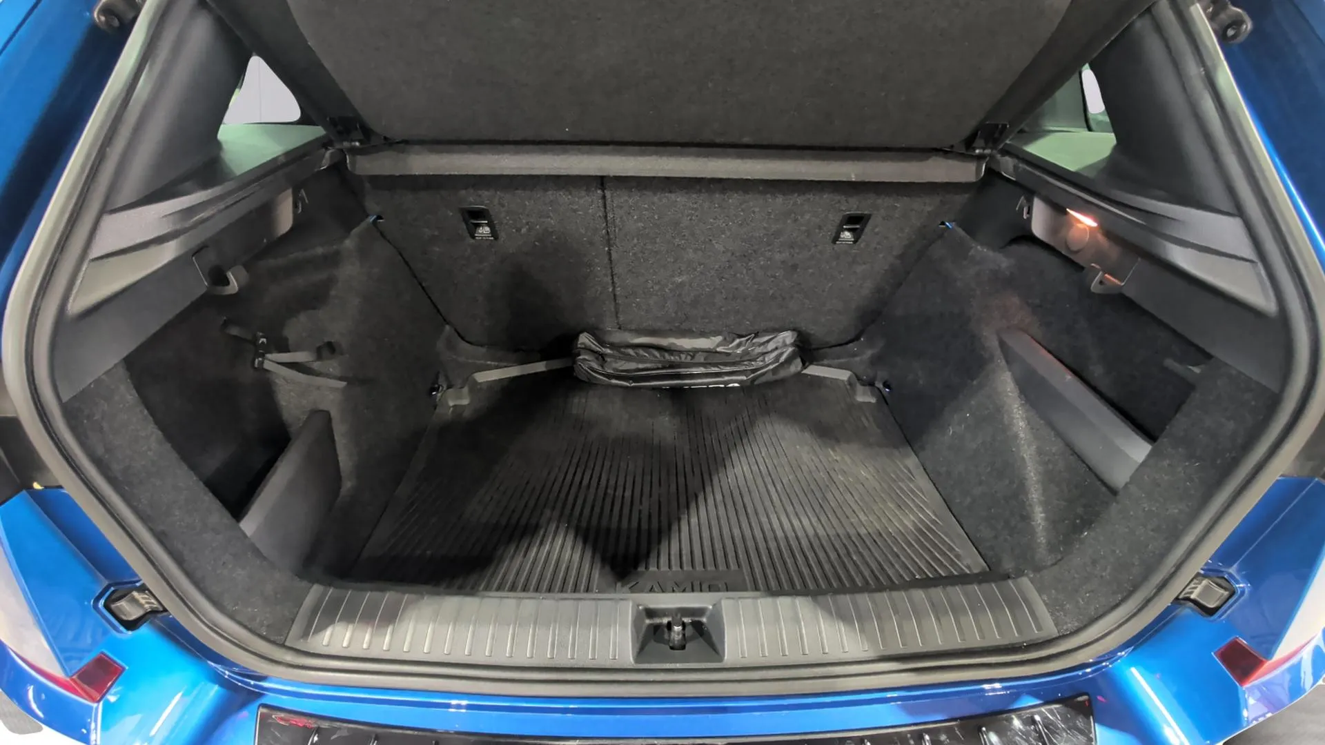 Škoda Kamiq 1.5 TSI Montecarlo - foto 27