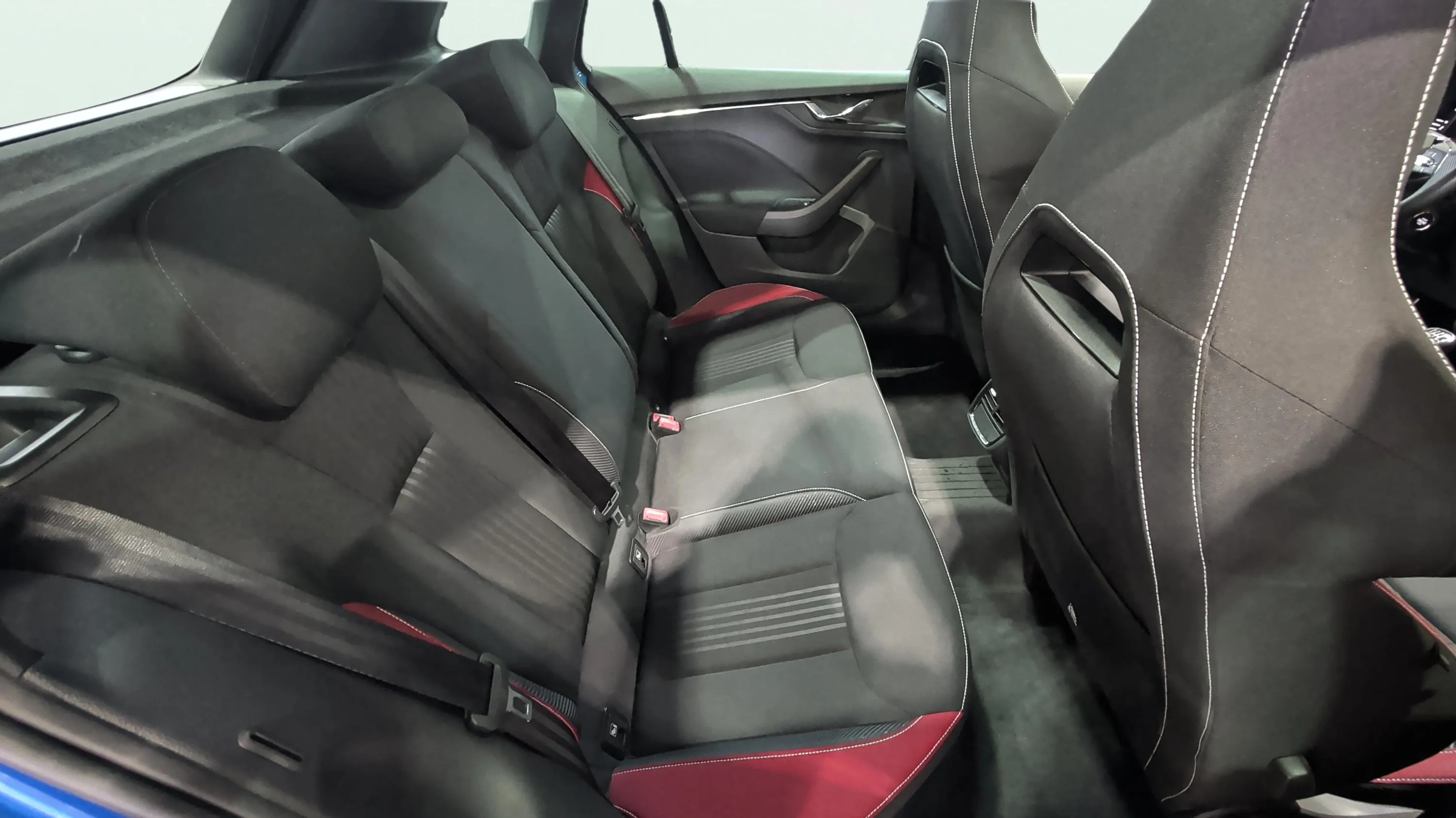 Škoda Kamiq 1.5 TSI Montecarlo - foto 22