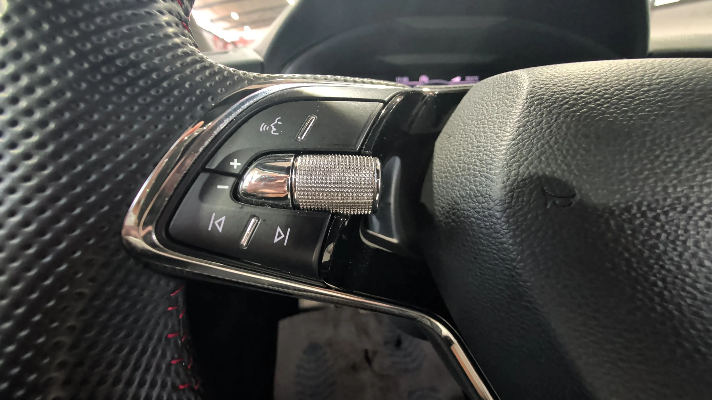 Škoda Kamiq 1.5 TSI Montecarlo - foto 11