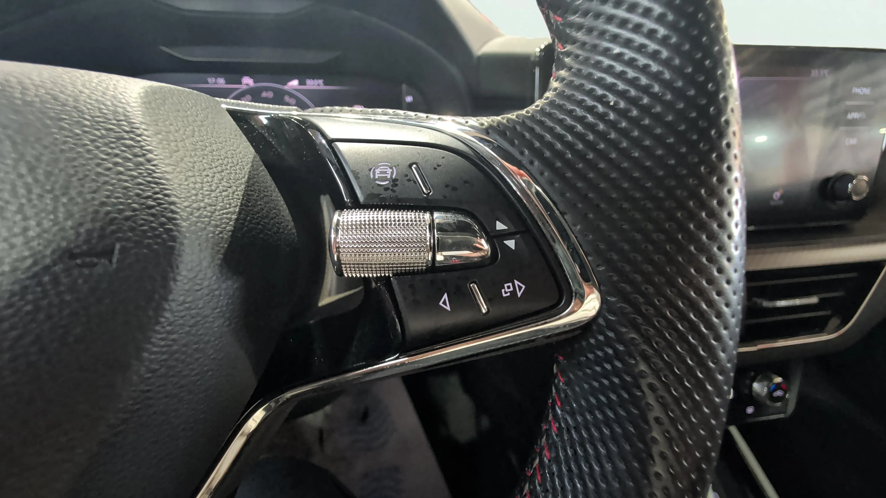 Škoda Kamiq 1.5 TSI Montecarlo - foto 12