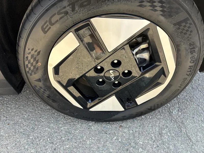 Kia EV3 Standard Range - foto 35