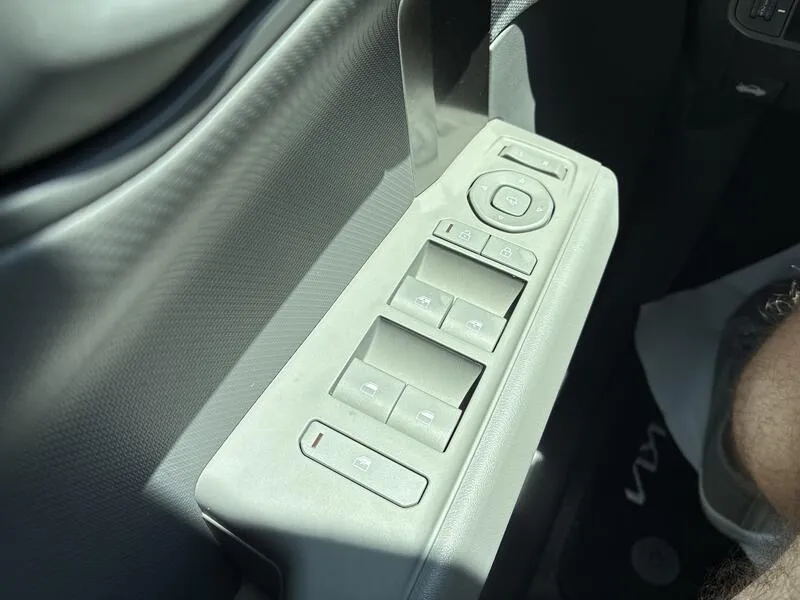 Kia EV3 Standard Range - foto 22