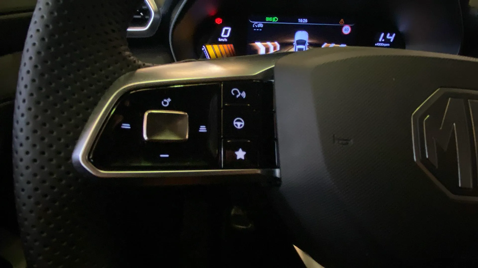 MG ZS Hybrid+ Comfort - foto 19