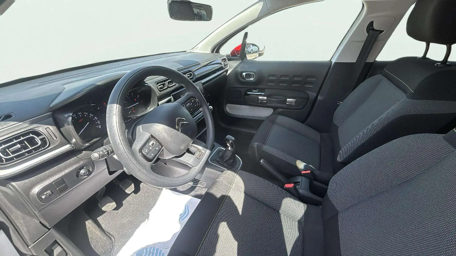 Citroën C3 PureTech Shine - foto 8