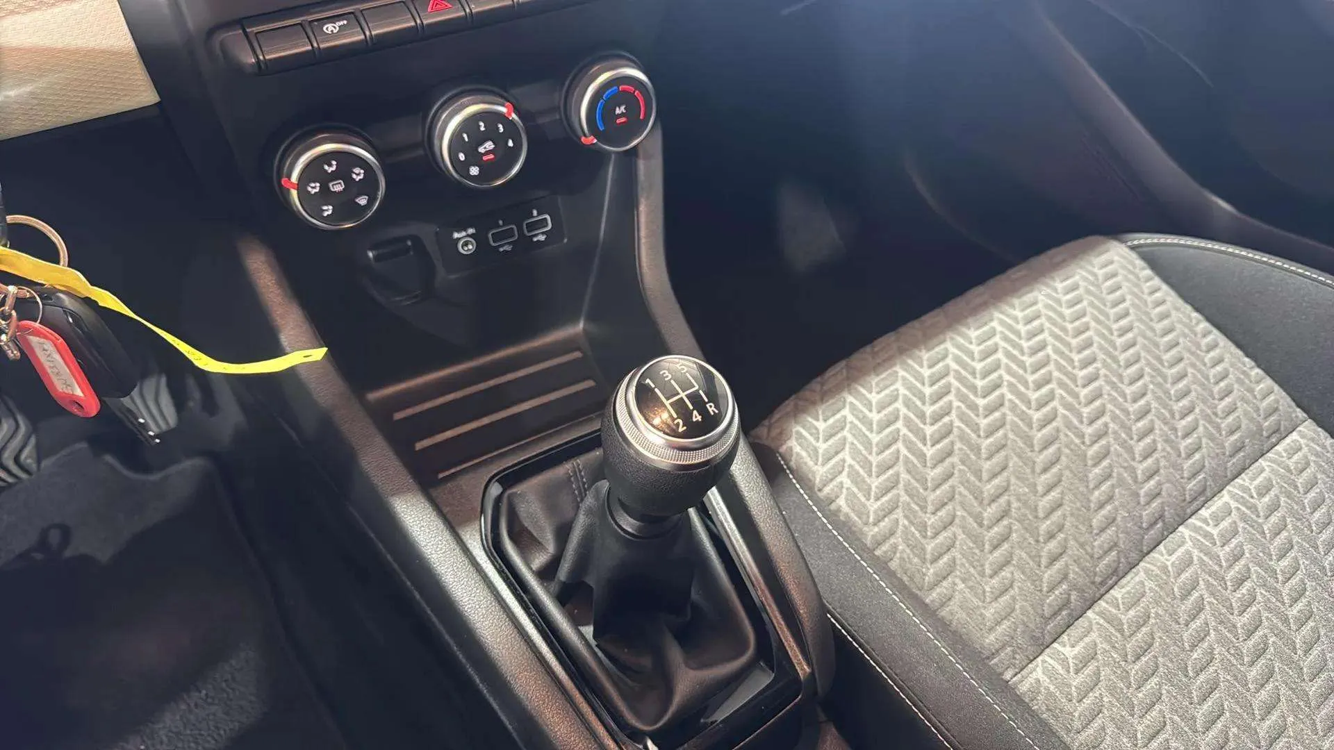 Renault Clio SCE 90 Evolution - foto 18