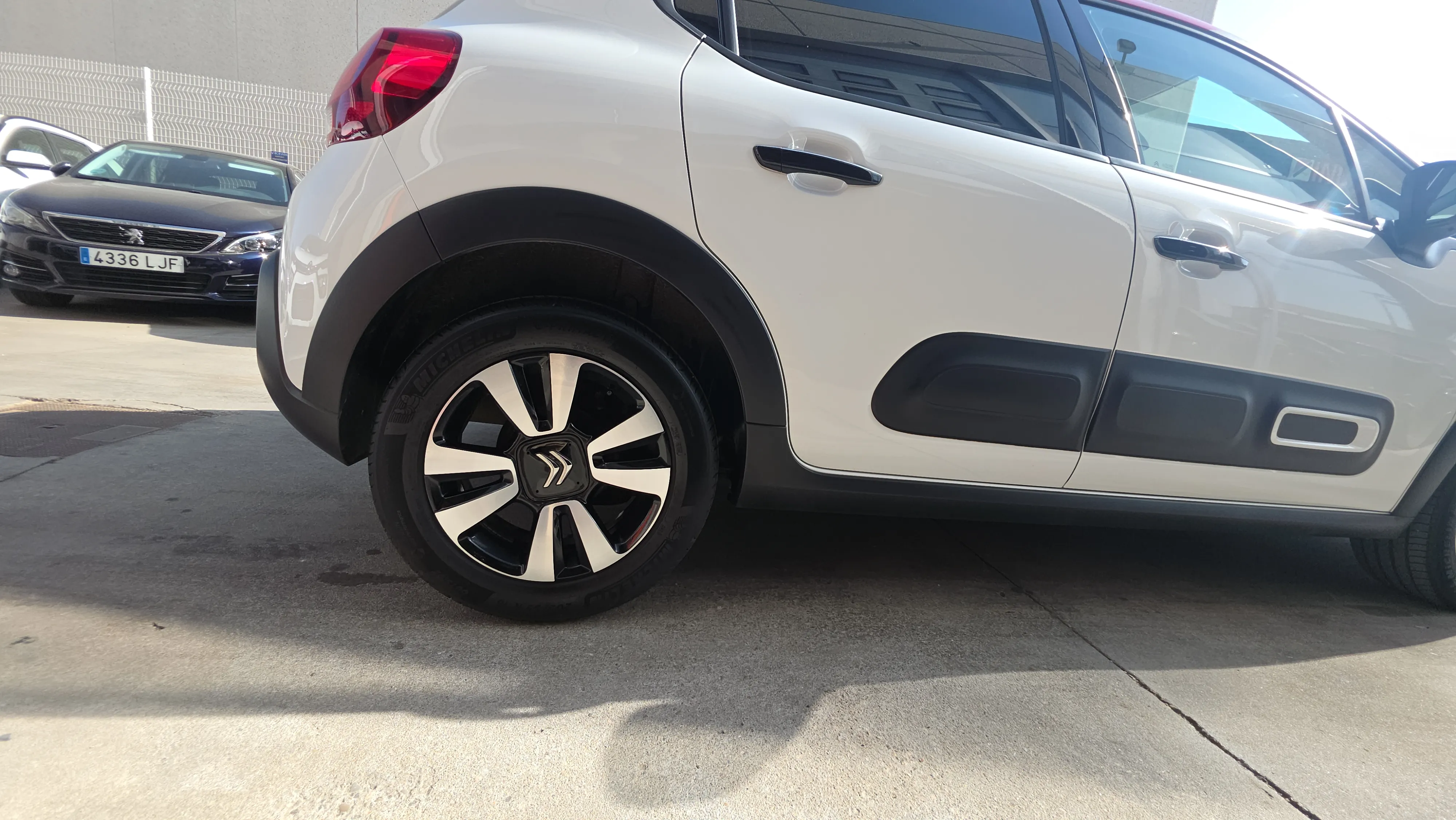 Citroën C3 PureTech Shine - foto 9