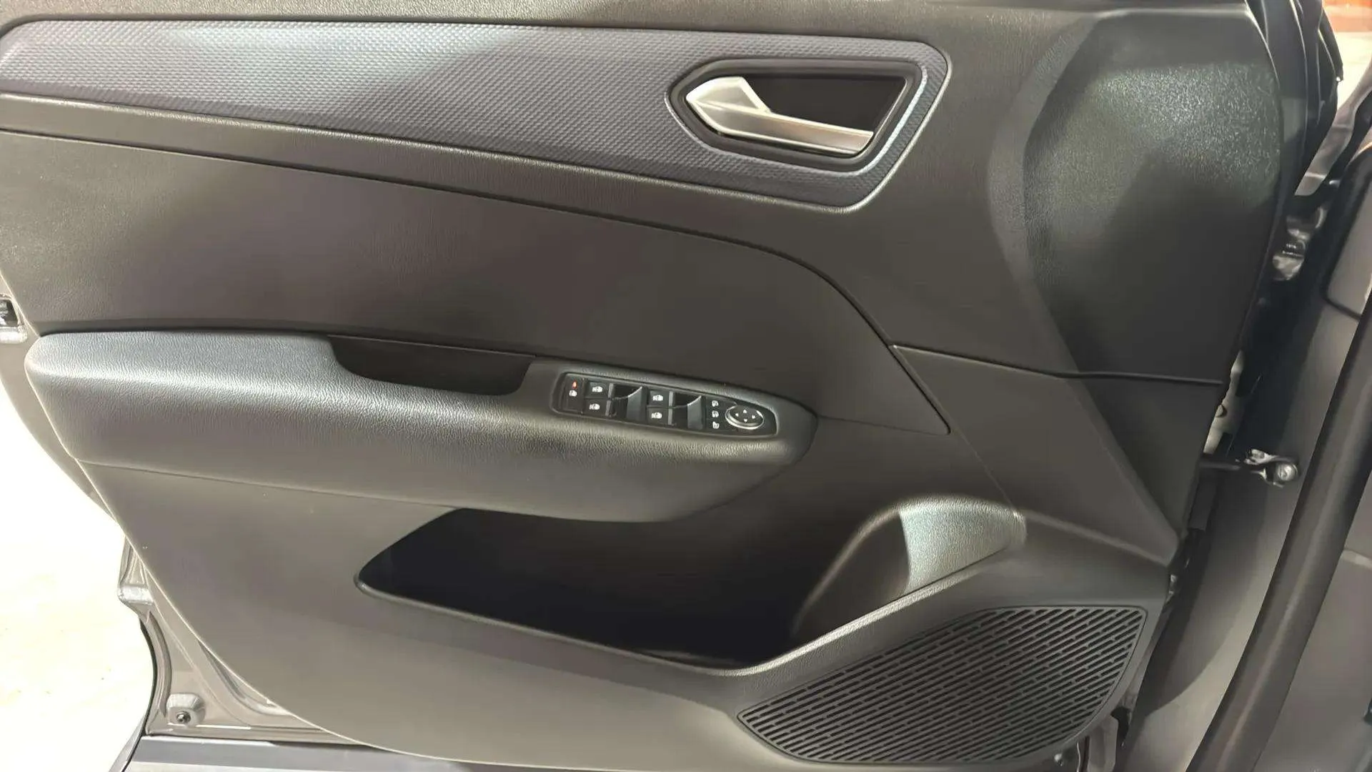 Renault Arkana Evolution TCe EDC mild hybr - foto 24