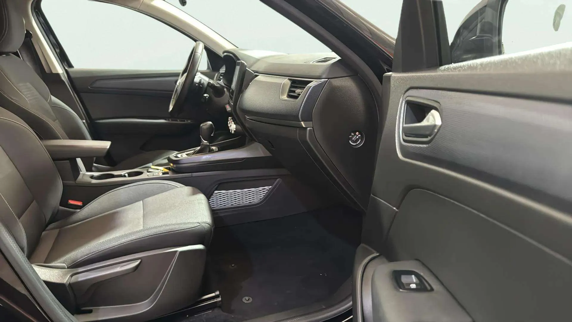 Renault Arkana Evolution TCe EDC mild hybr - foto 21