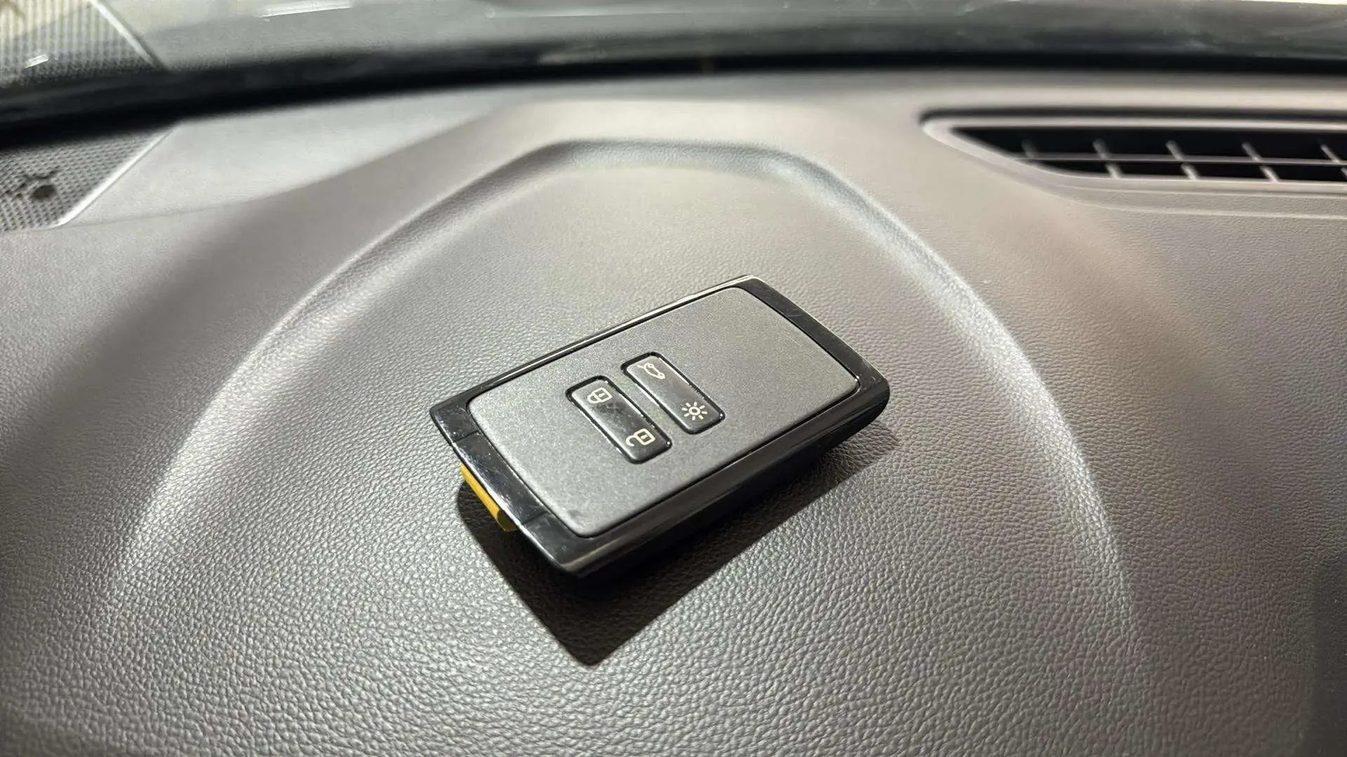 Renault Arkana Evolution TCe EDC mild hybr - foto 26