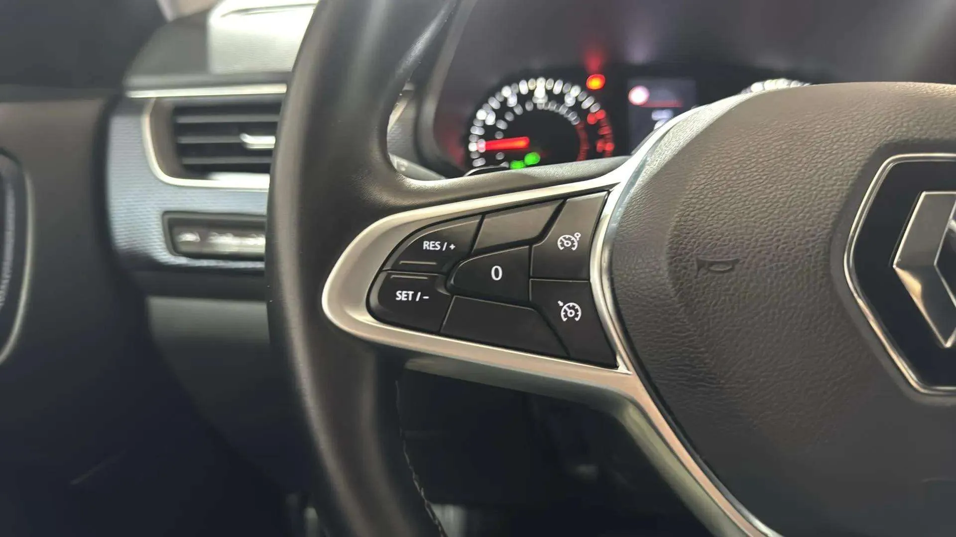 Renault Arkana Evolution TCe EDC mild hybr - foto 16