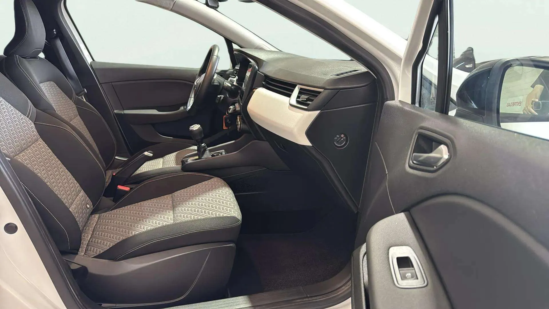 Renault Clio Evolution TCe - foto 21