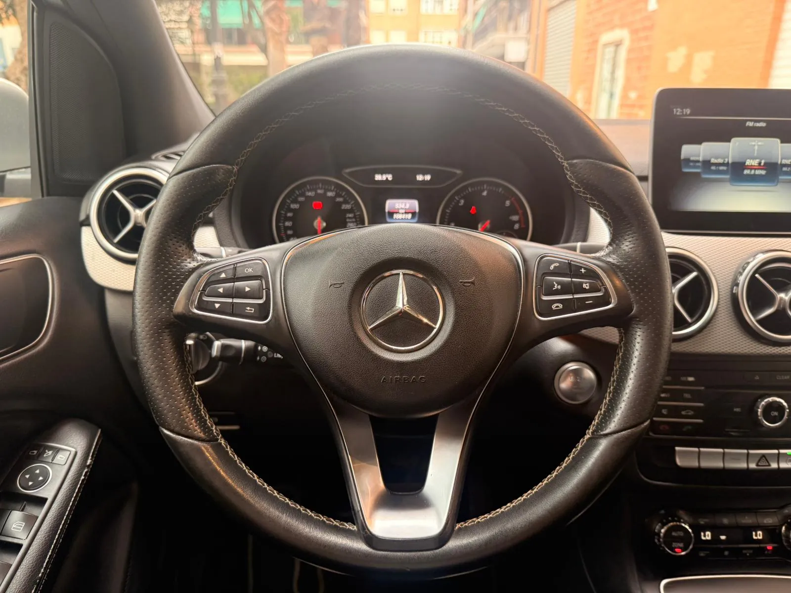 Mercedes-Benz Clase B B 200 d - foto 8