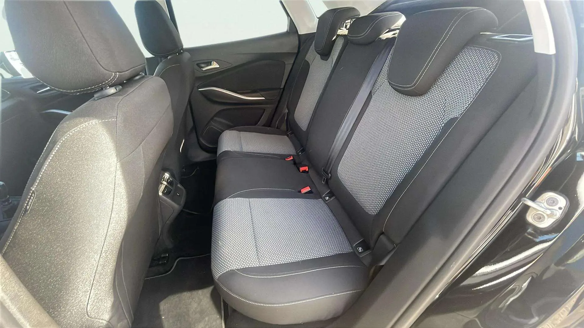 Opel Grandland 1.5 CDTi Design Tech - foto 15