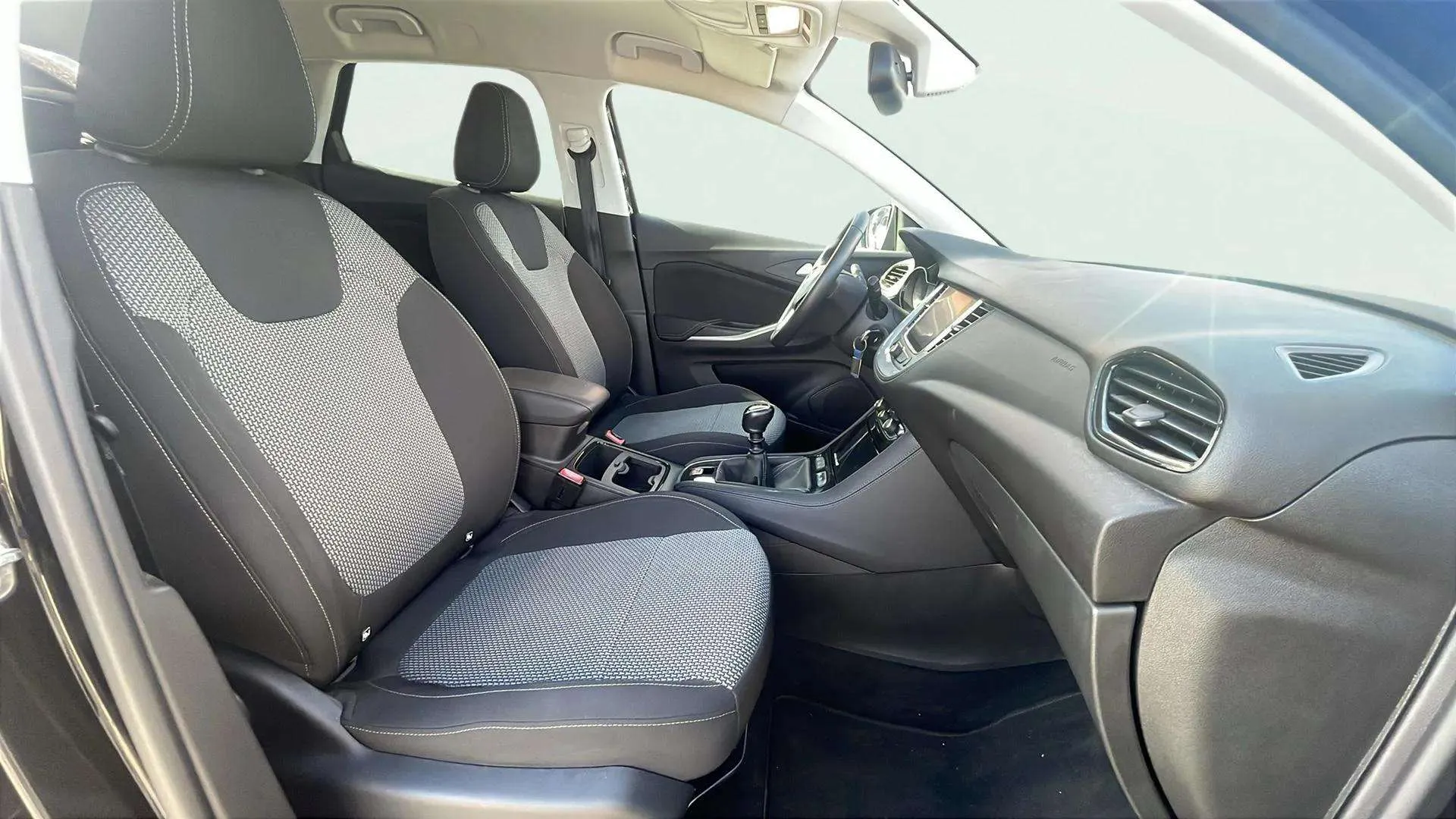 Opel Grandland 1.5 CDTi Design Tech - foto 13