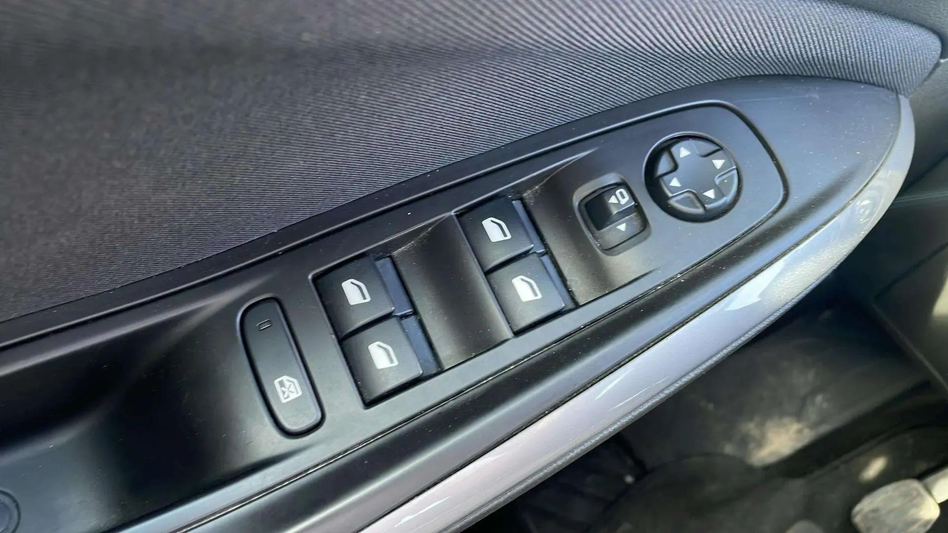 Opel Grandland 1.5 CDTi Design Tech - foto 34