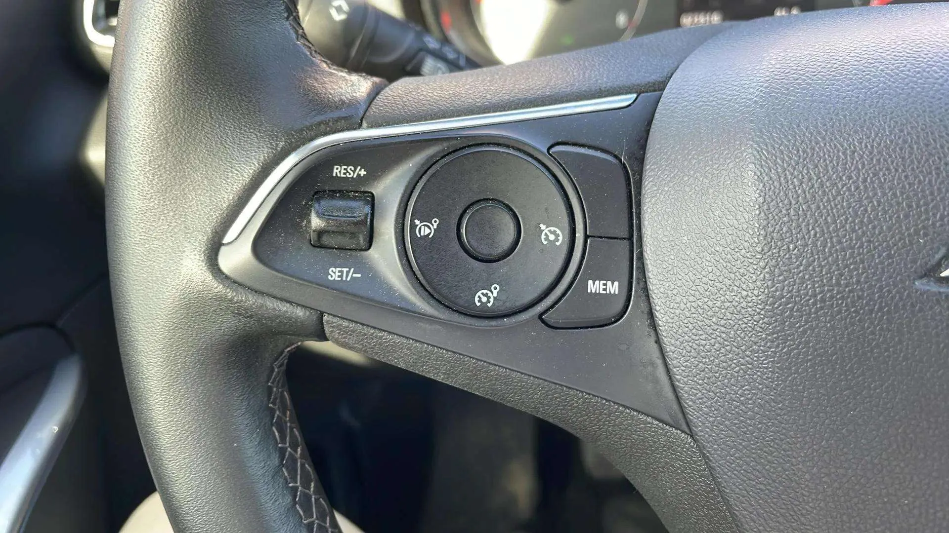 Opel Grandland 1.5 CDTi Design Tech - foto 32