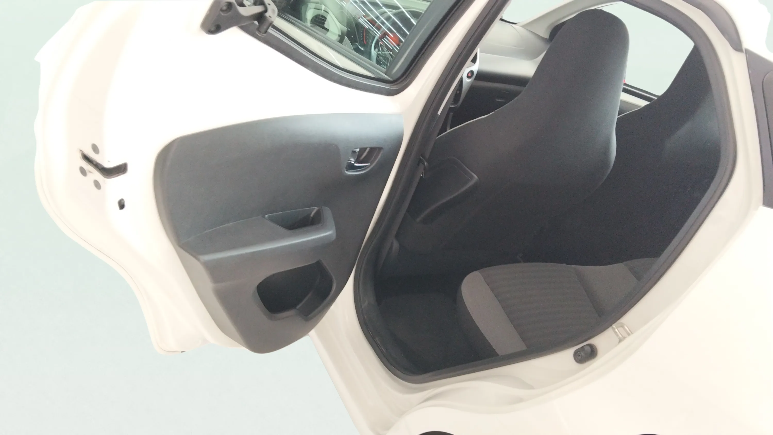 Toyota Aygo 1.0 70 x-play - foto 11