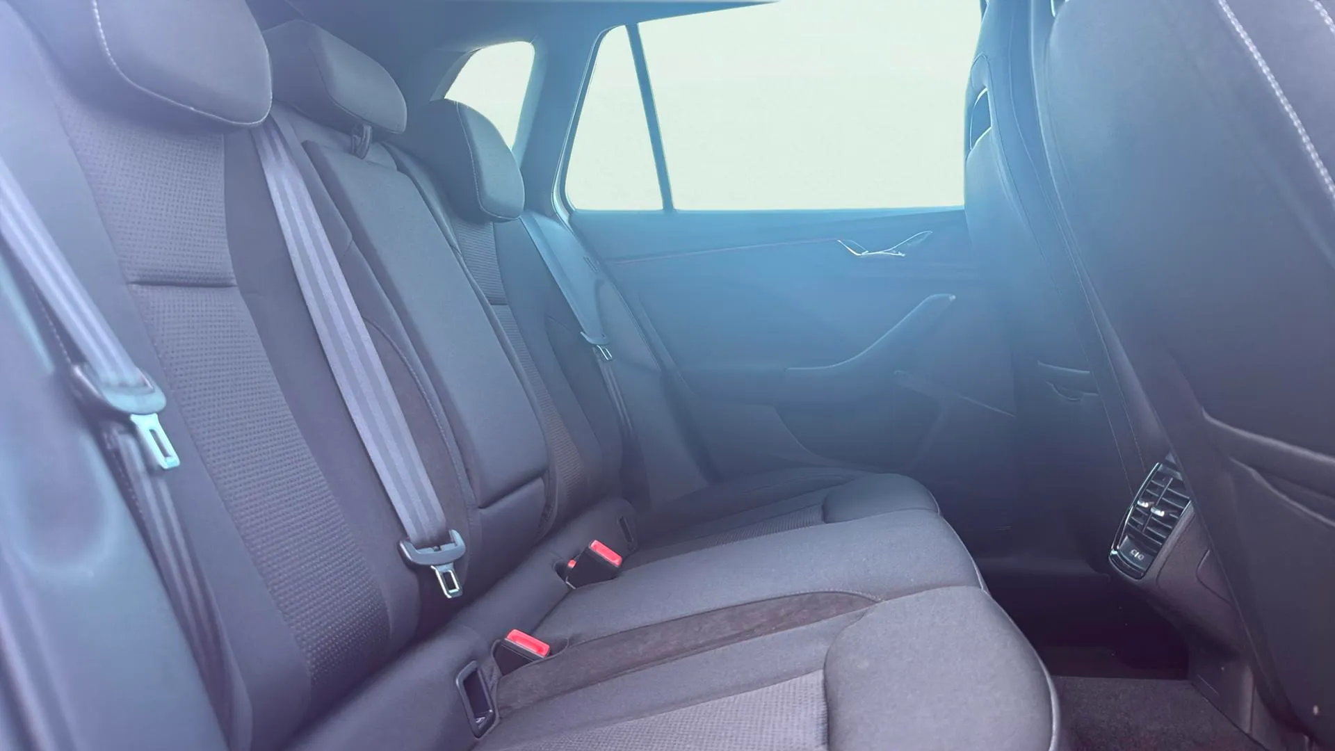 Škoda Kamiq 1.0 TSI GO - foto 15