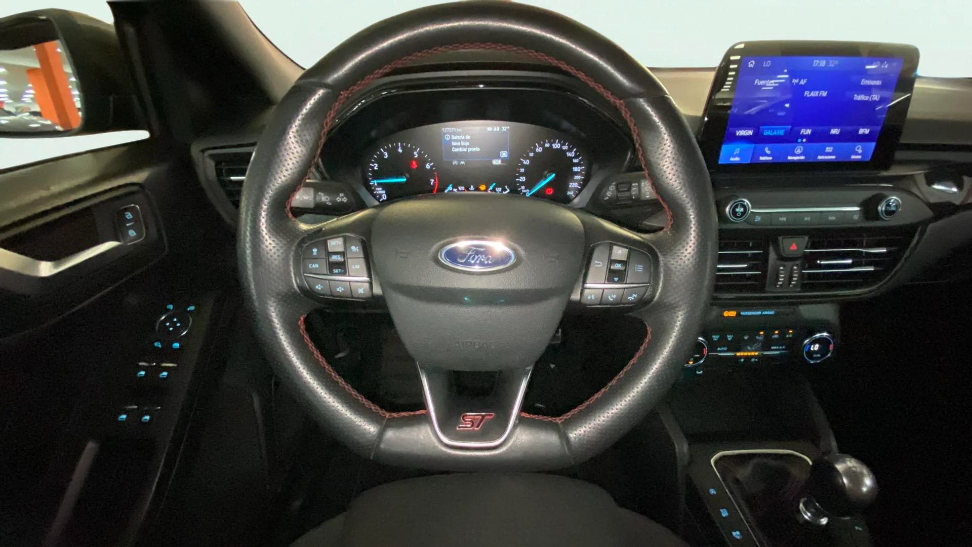 Ford Focus 1.0 EcoBoost ST-Line - foto 9