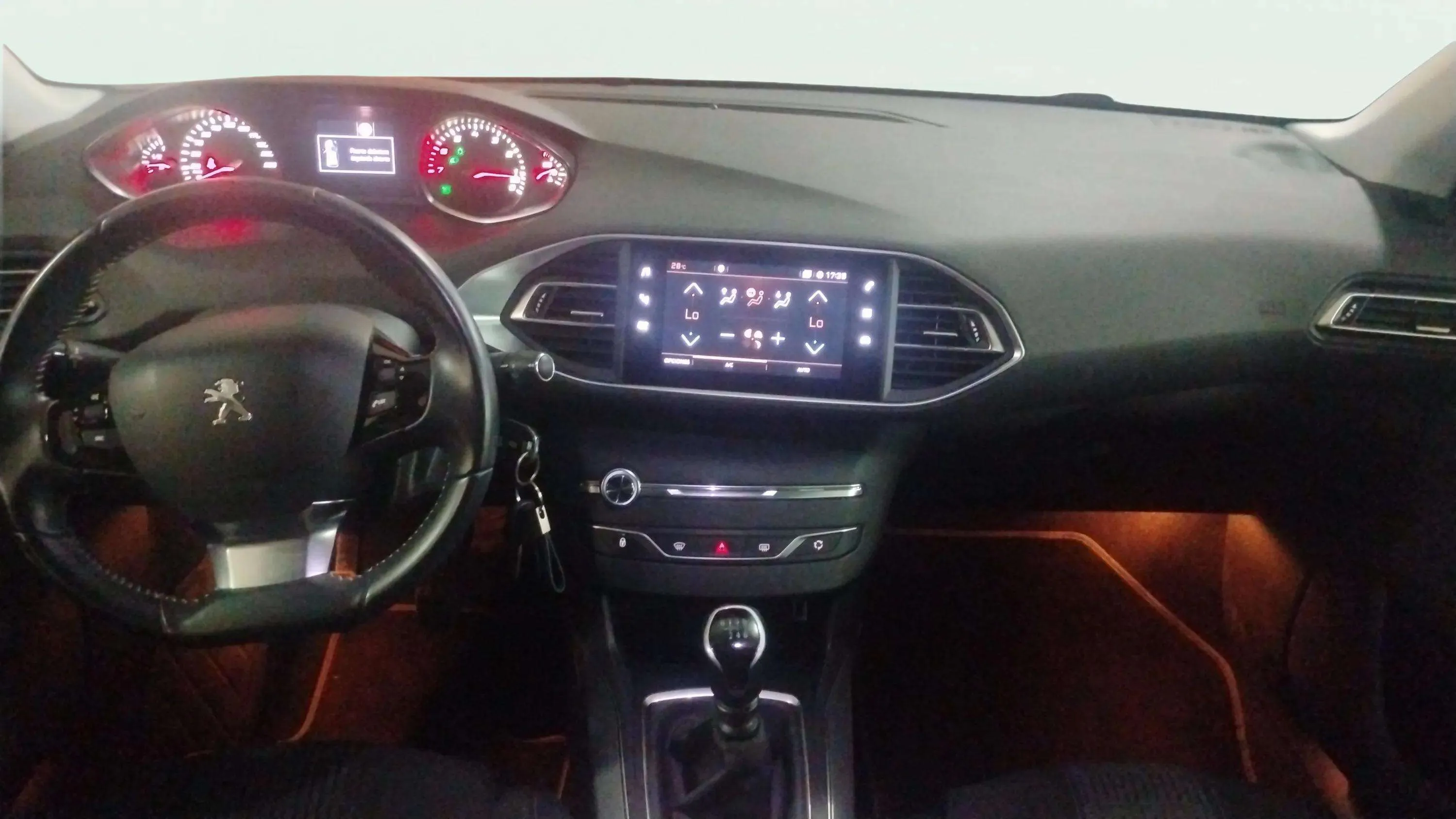 Peugeot 308 Allure 1.2 PureTech - foto 18