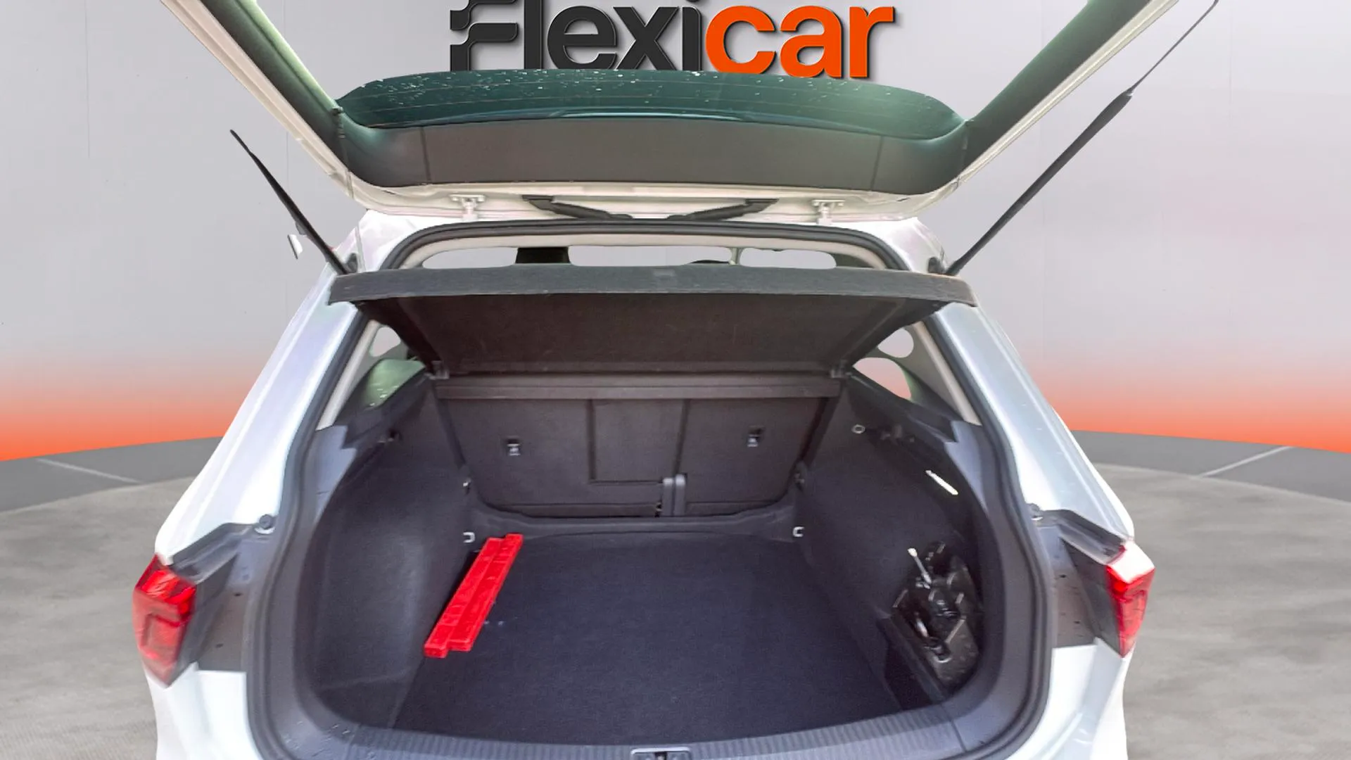 Volkswagen Tiguan Urban Sport 2.0 TDI DSG - foto 6