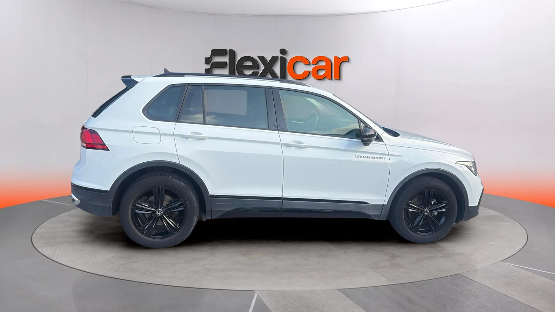 Volkswagen Tiguan Urban Sport 2.0 TDI DSG - foto 2