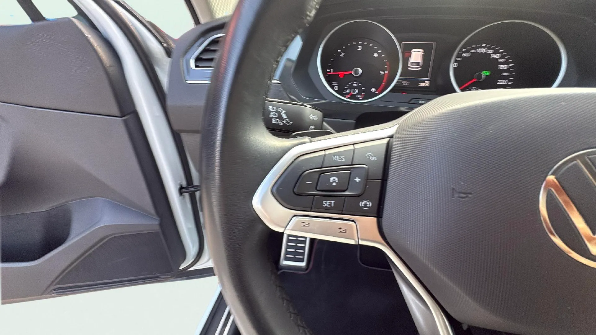 Volkswagen Tiguan Urban Sport 2.0 TDI DSG - foto 10