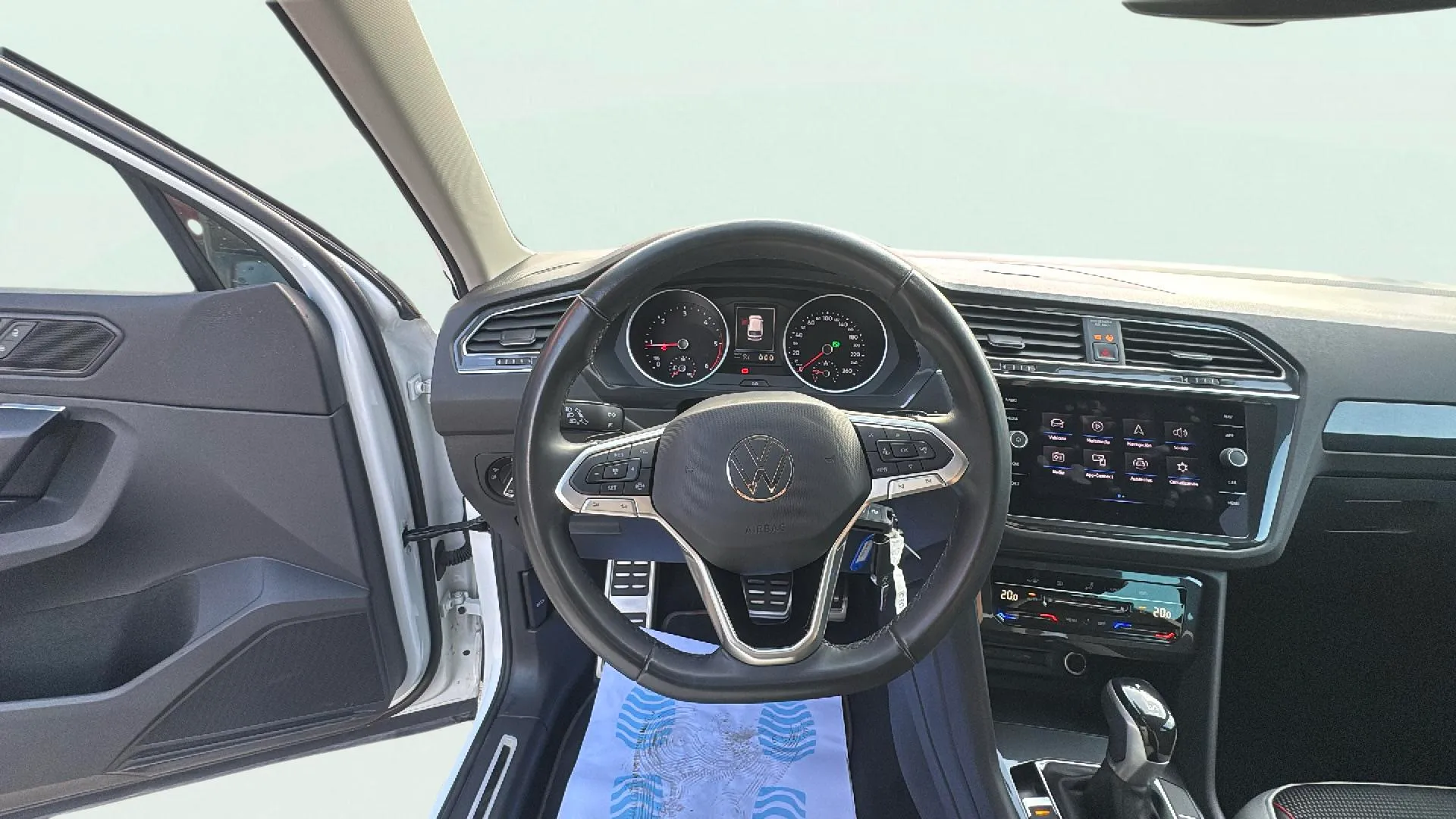 Volkswagen Tiguan Urban Sport 2.0 TDI DSG - foto 8