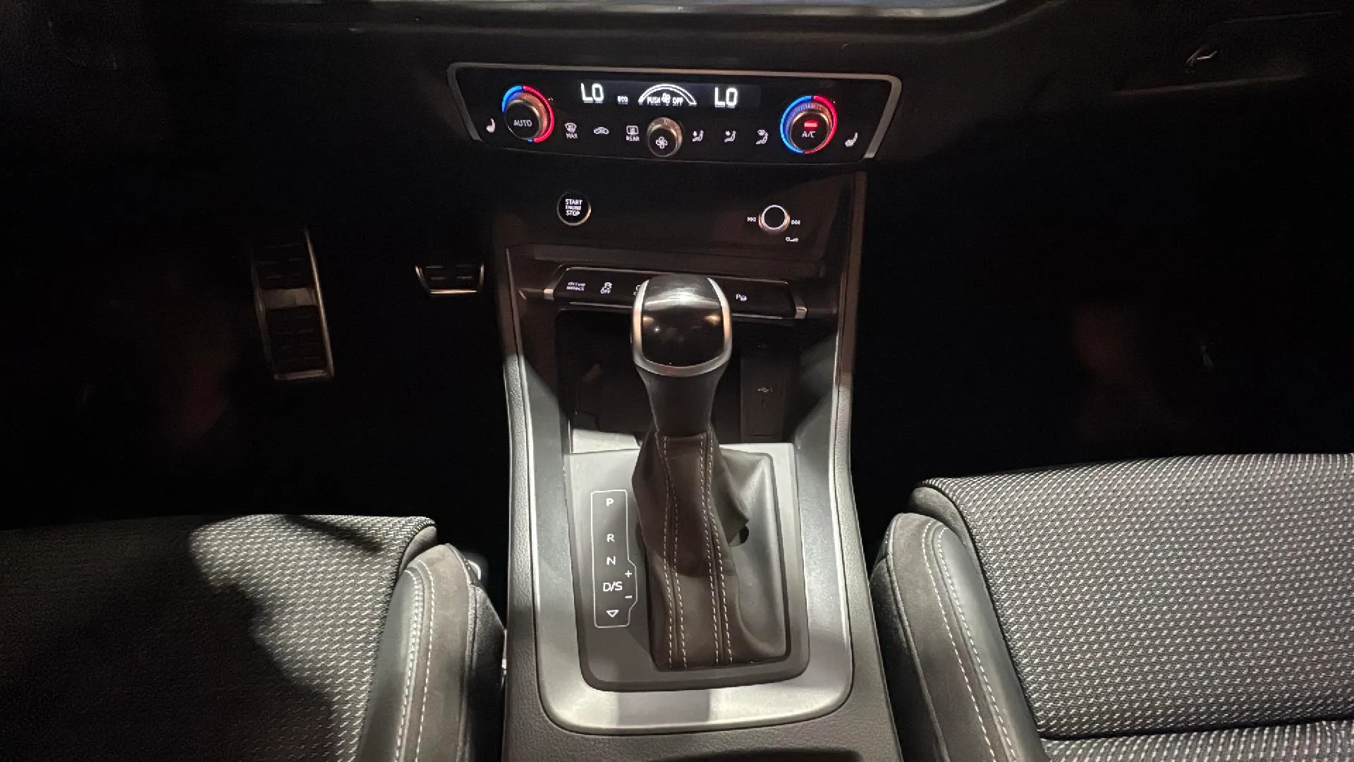 Audi Q3 35 TFSI S tronic Black Line - foto 16