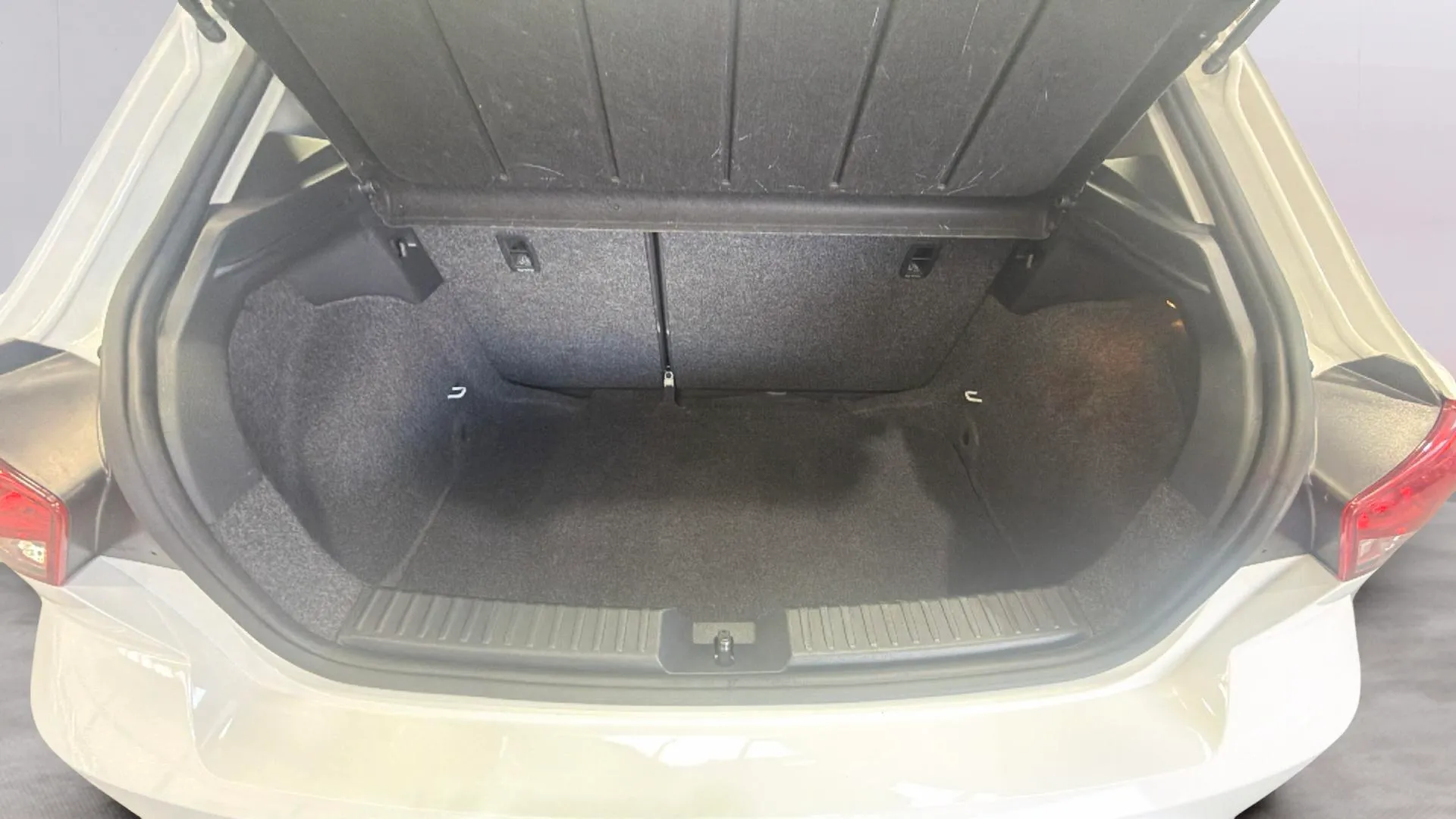 SEAT Ibiza 1.0 TSI FR - foto 21