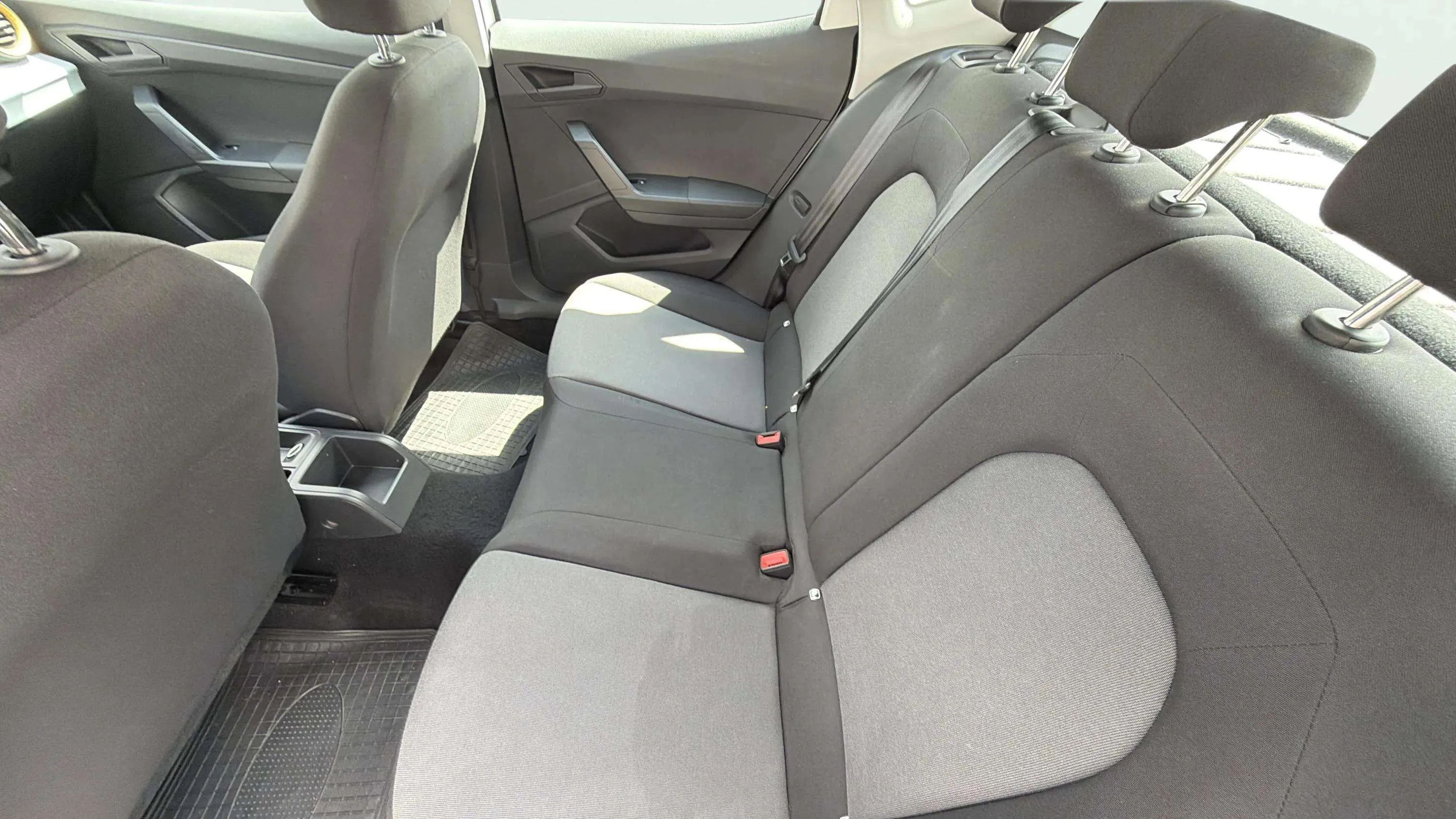 SEAT Ibiza 1.0 MPI Reference - foto 17
