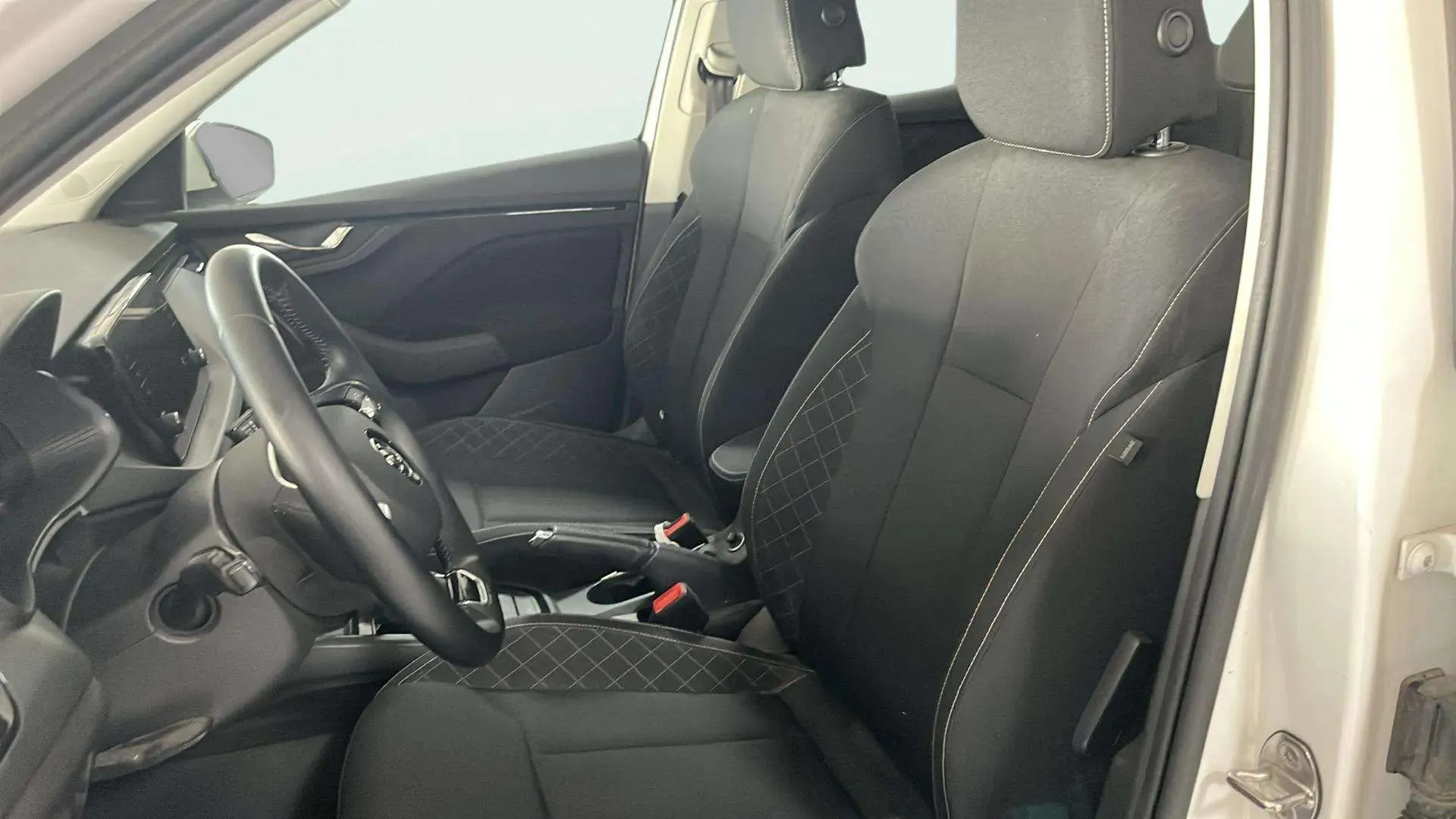 Škoda Kamiq 1.0 TSI DSG Ambition - foto 18