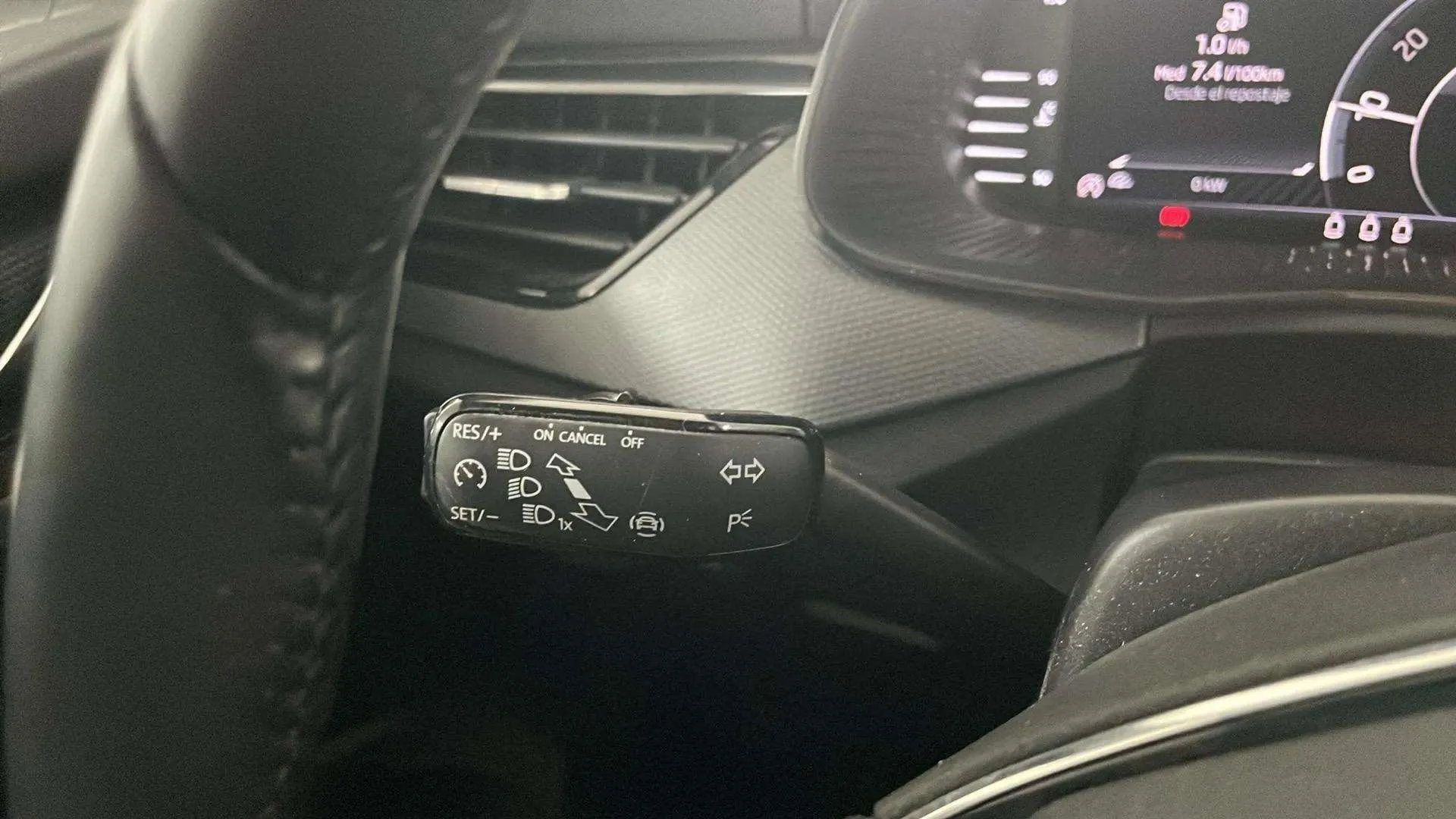 Škoda Kamiq 1.0 TSI DSG Ambition - foto 10