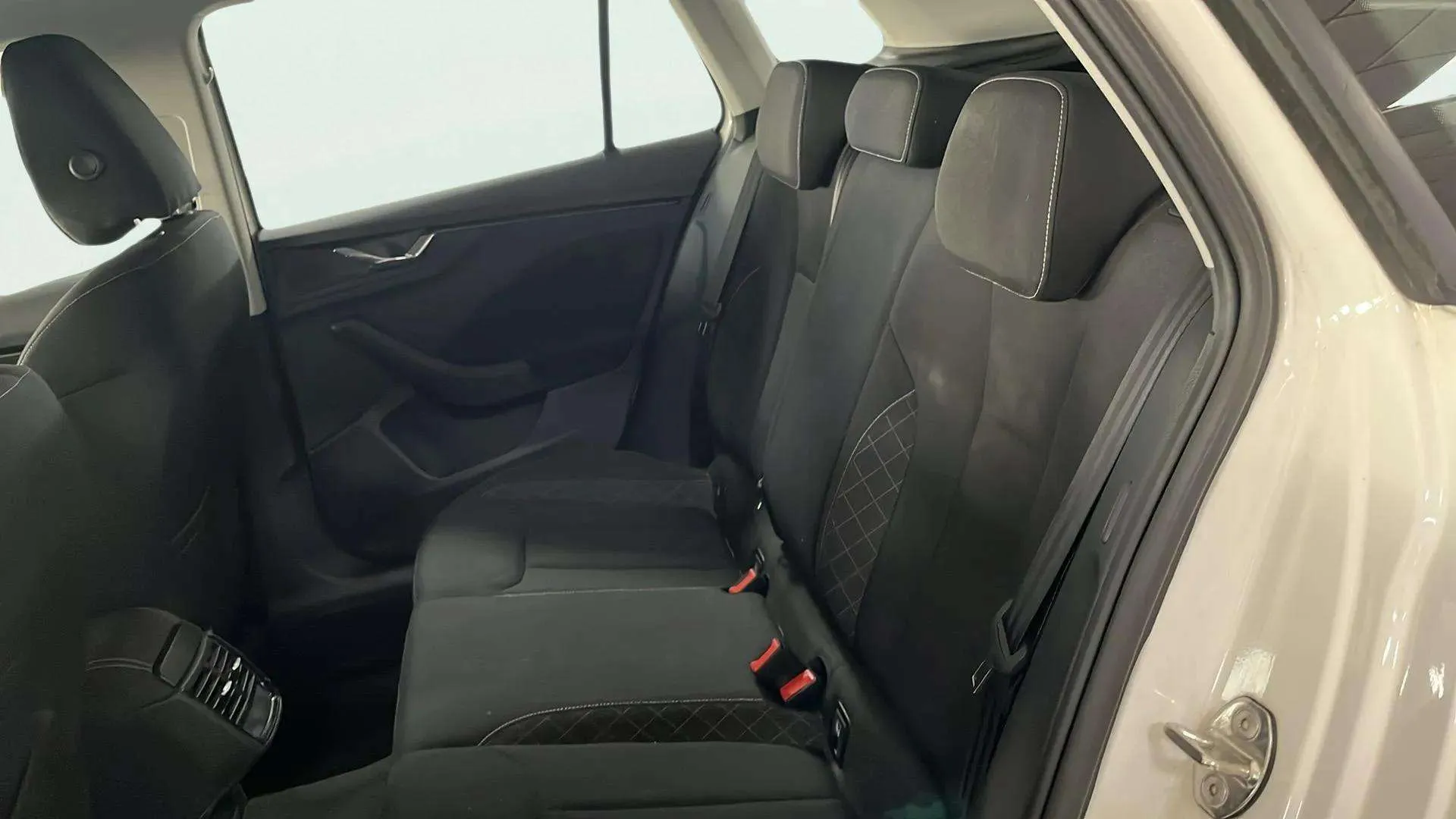 Škoda Kamiq 1.0 TSI DSG Ambition - foto 17