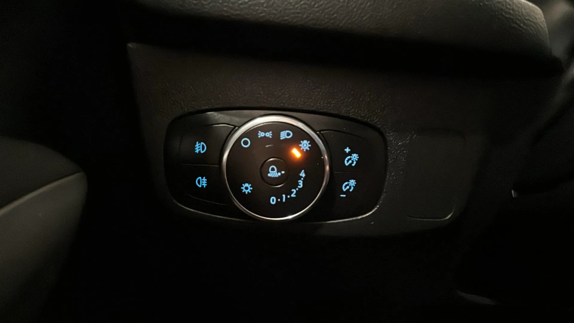 Ford Focus 1.5 EcoBlue Active - foto 18